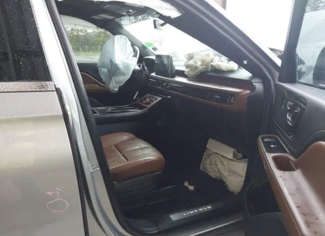 Photo 4 VIN: 5LMYJ8XY3MNL01566 - LINCOLN AVIATOR 