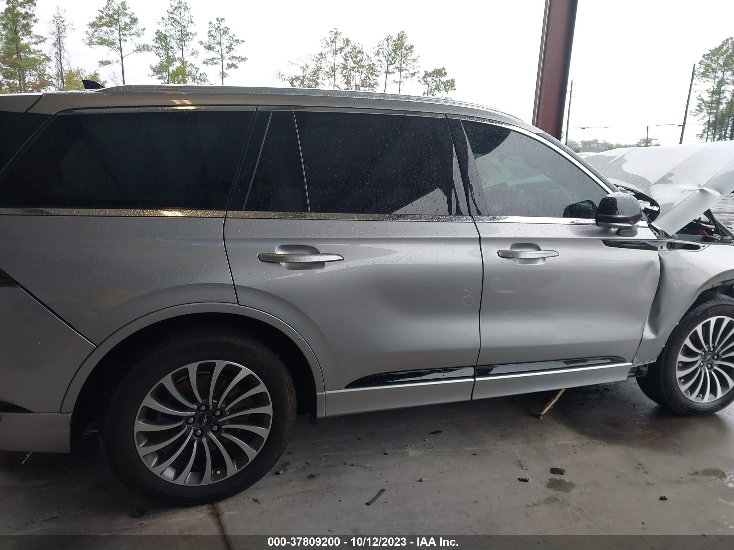 Photo 12 VIN: 5LMYJ8XY3MNL01566 - LINCOLN AVIATOR 