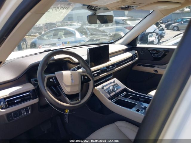 Photo 4 VIN: 5LMYJ8XY5PNL00116 - LINCOLN AVIATOR 