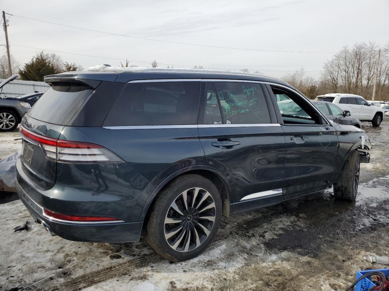 Photo 2 VIN: 5LMYJ9YY6LGL31202 - LINCOLN AVIATOR 