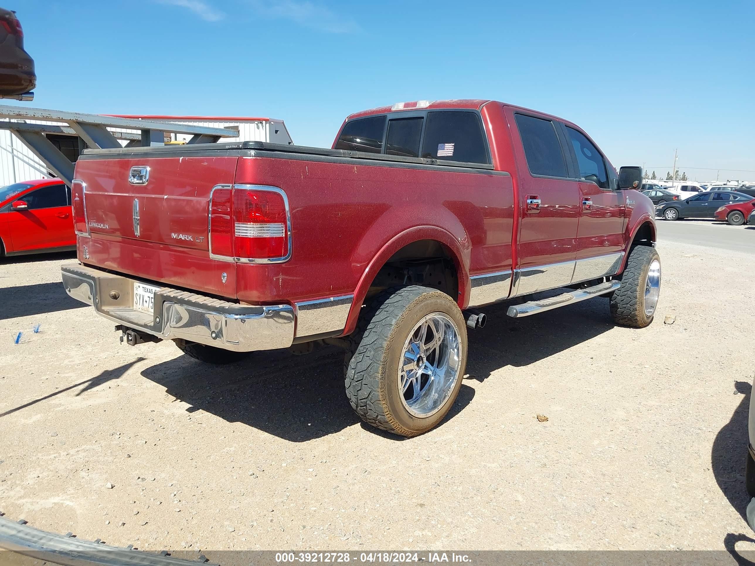 Photo 3 VIN: 5LTPW16527FJ02927 - LINCOLN MARK LT 