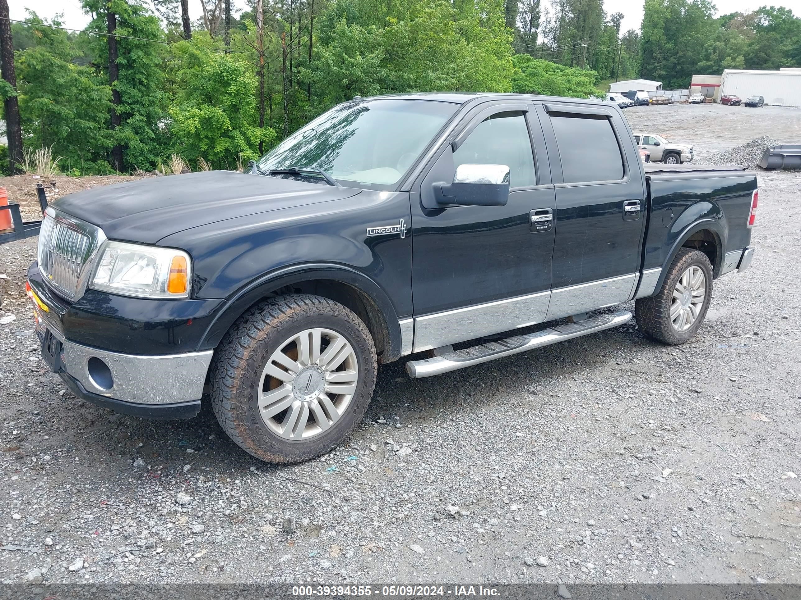 Photo 1 VIN: 5LTPW16528FJ05229 - LINCOLN MARK LT 