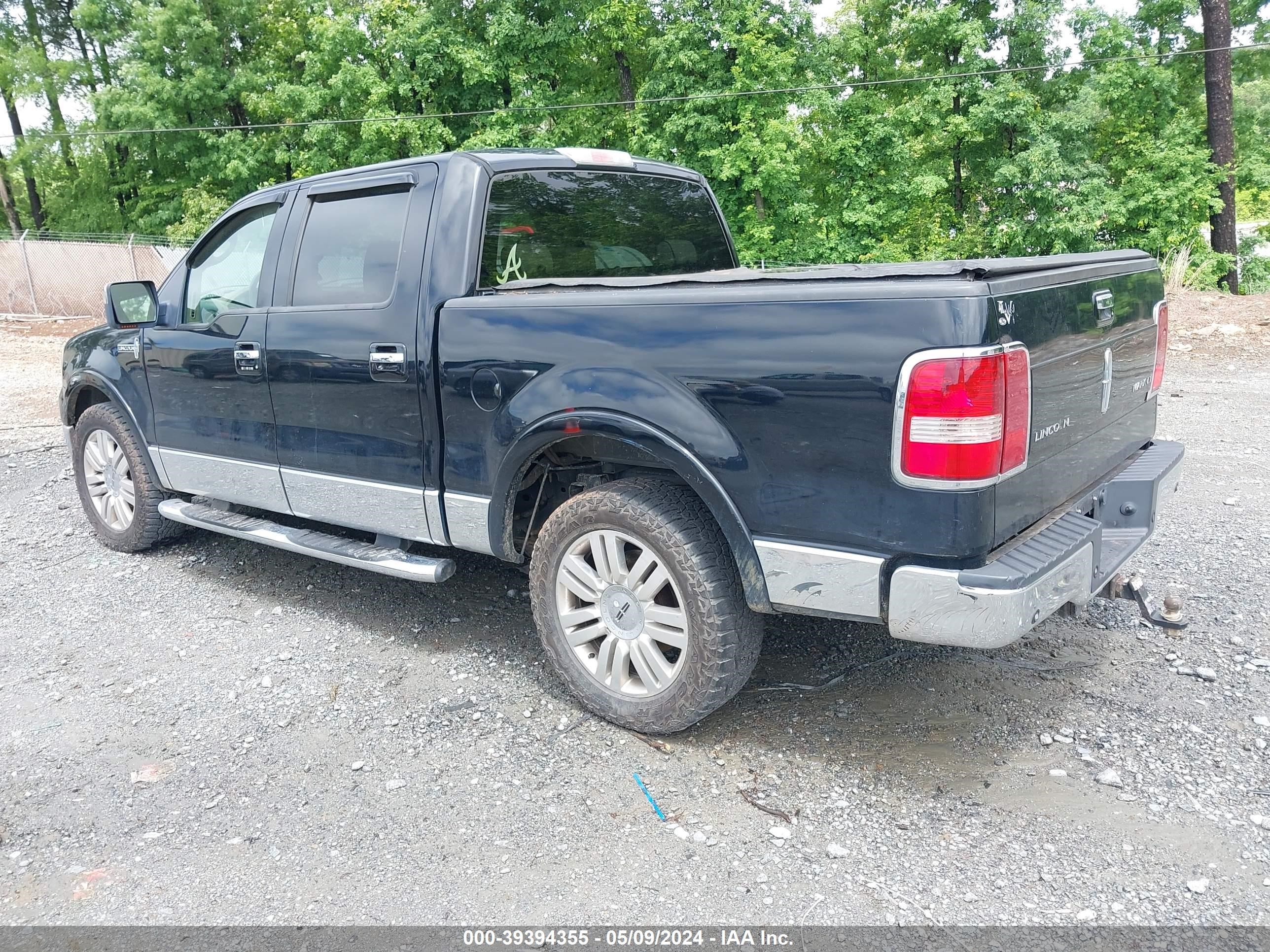 Photo 2 VIN: 5LTPW16528FJ05229 - LINCOLN MARK LT 