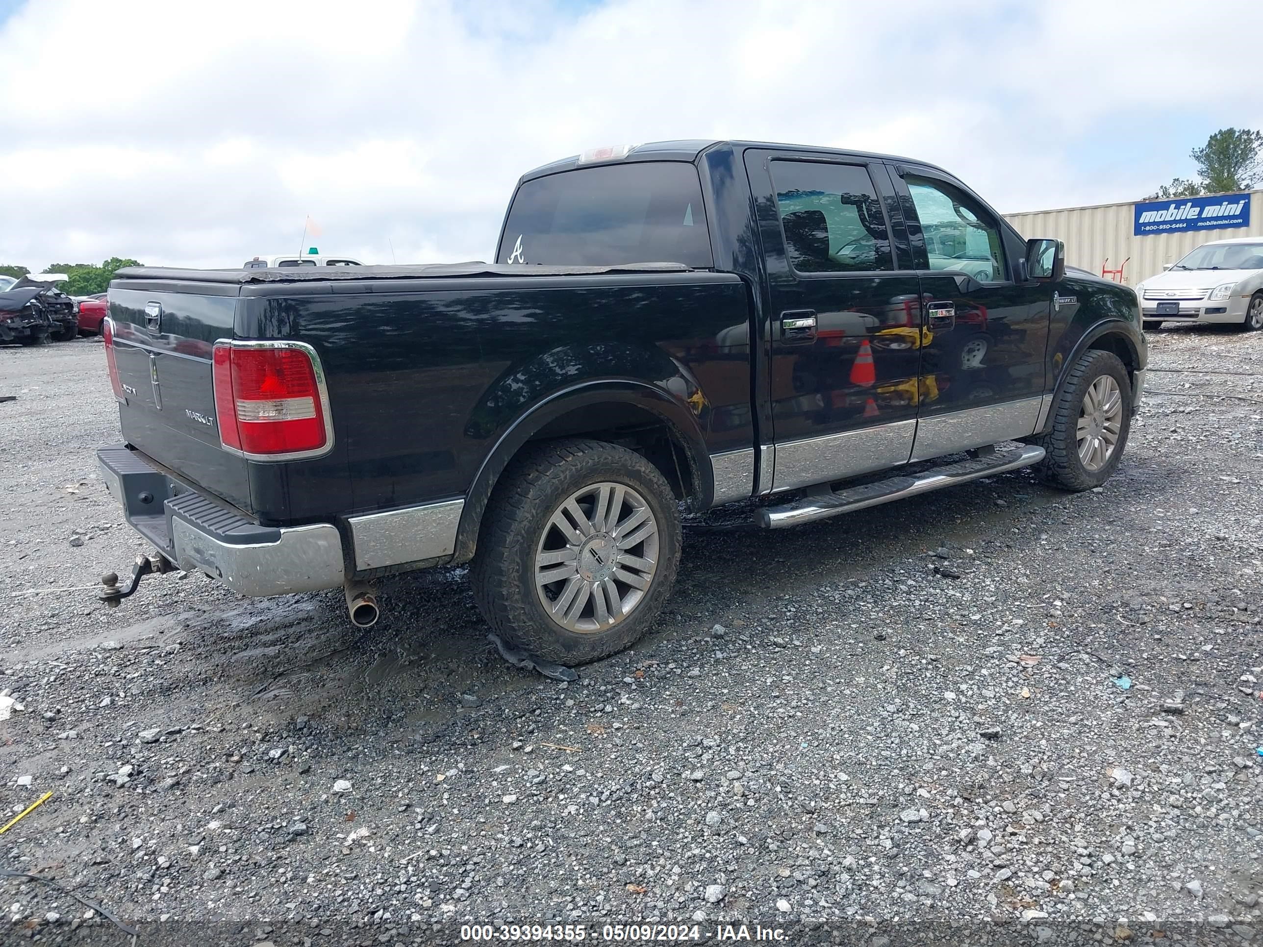 Photo 3 VIN: 5LTPW16528FJ05229 - LINCOLN MARK LT 