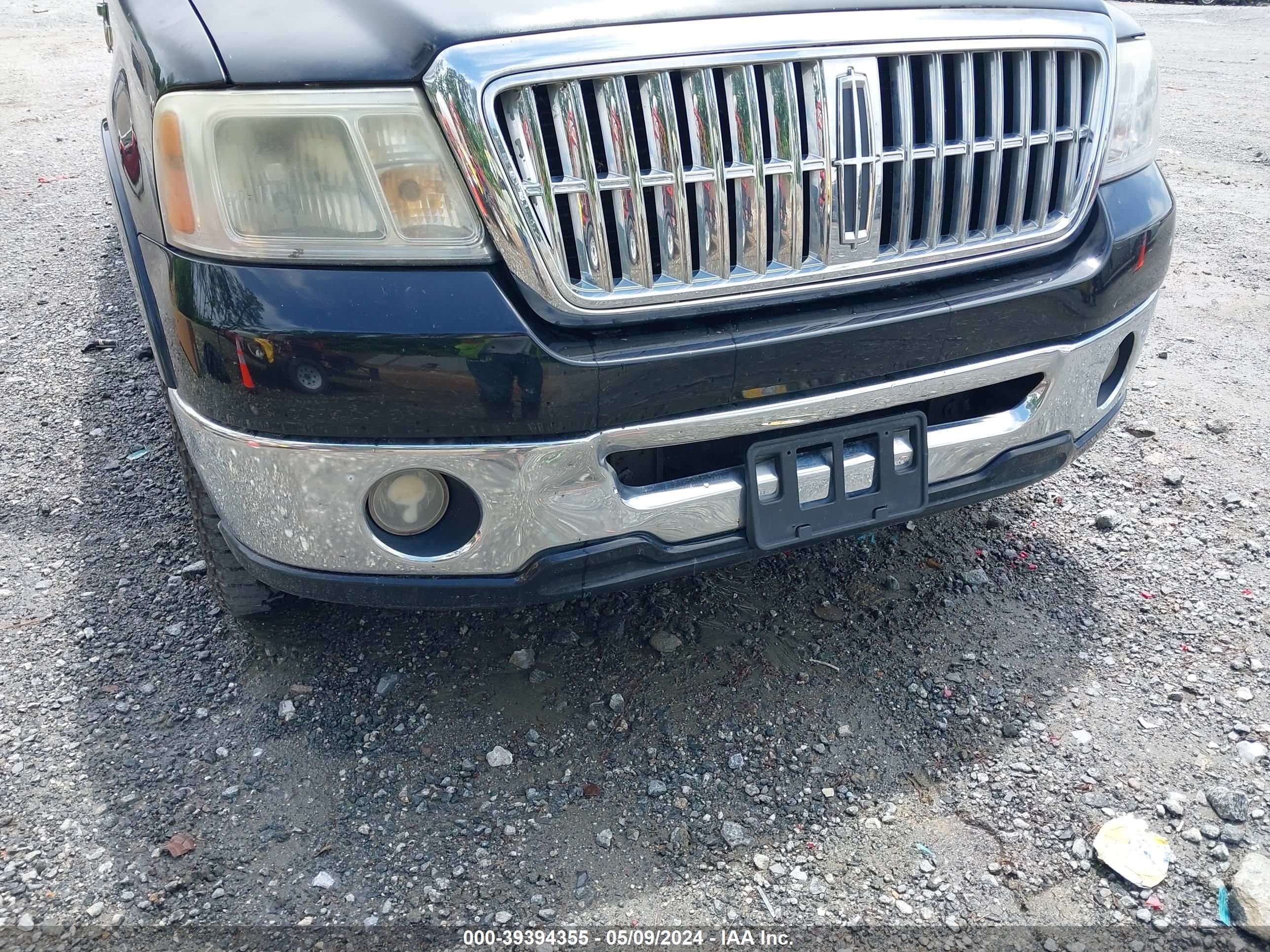 Photo 5 VIN: 5LTPW16528FJ05229 - LINCOLN MARK LT 