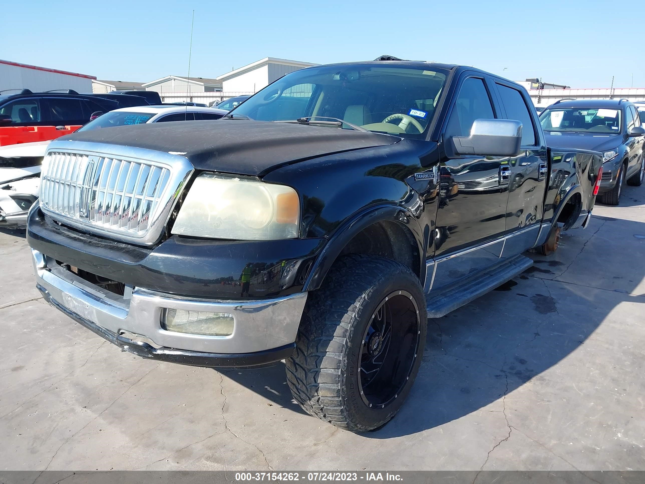 Photo 1 VIN: 5LTPW16536FJ03633 - LINCOLN MARK LT 