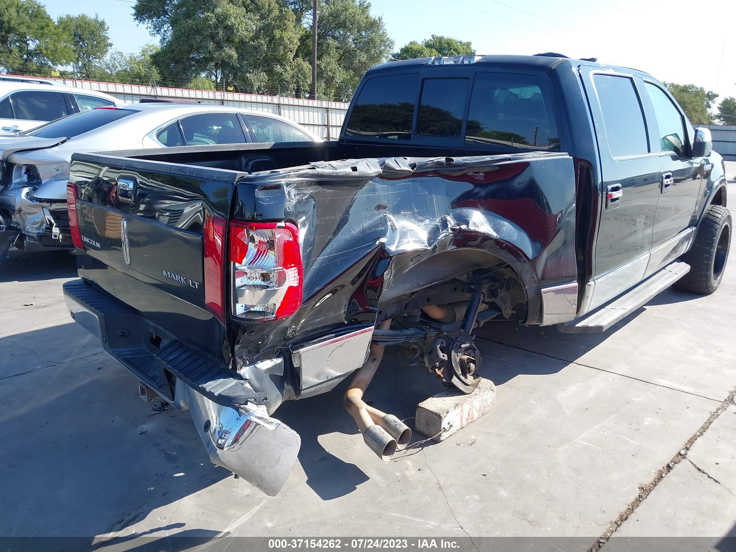 Photo 5 VIN: 5LTPW16536FJ03633 - LINCOLN MARK LT 