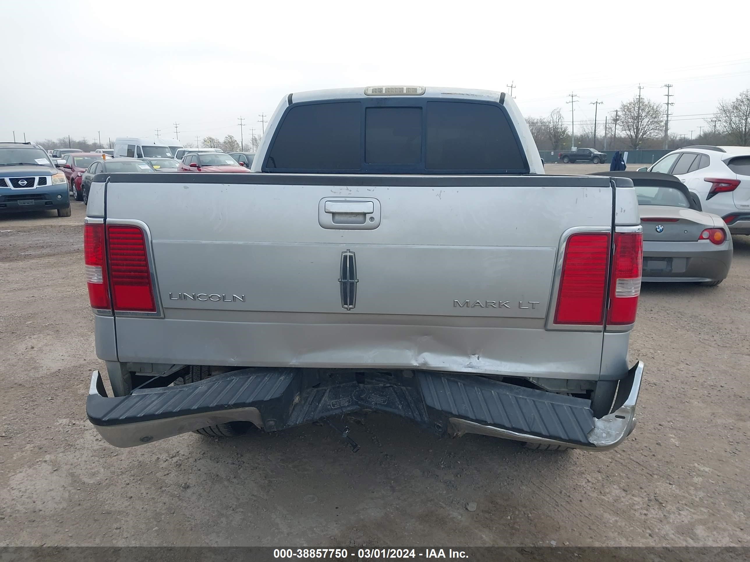 Photo 5 VIN: 5LTPW16537FJ08722 - LINCOLN MARK LT 