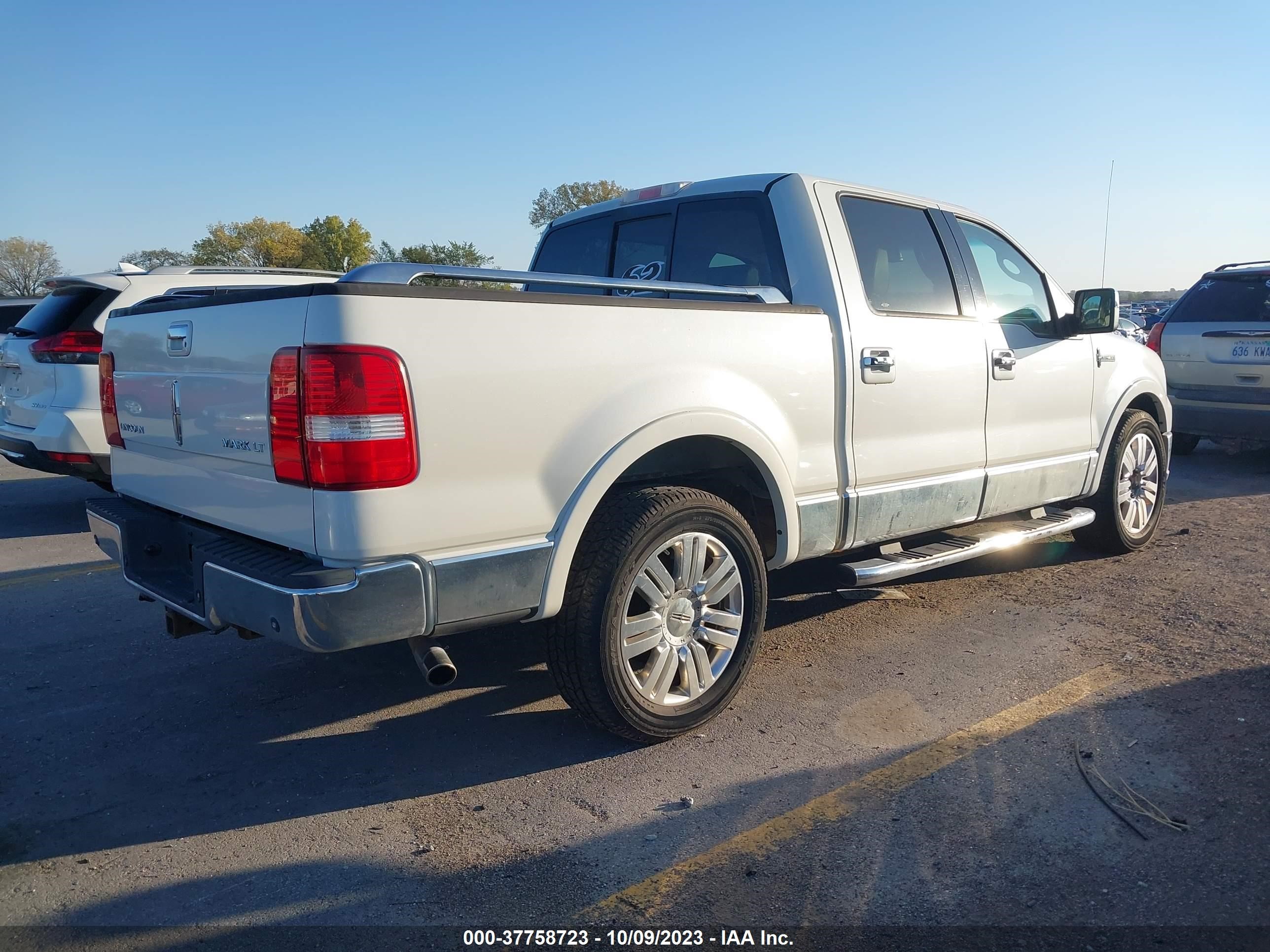 Photo 3 VIN: 5LTPW16556FJ21258 - LINCOLN MARK LT 