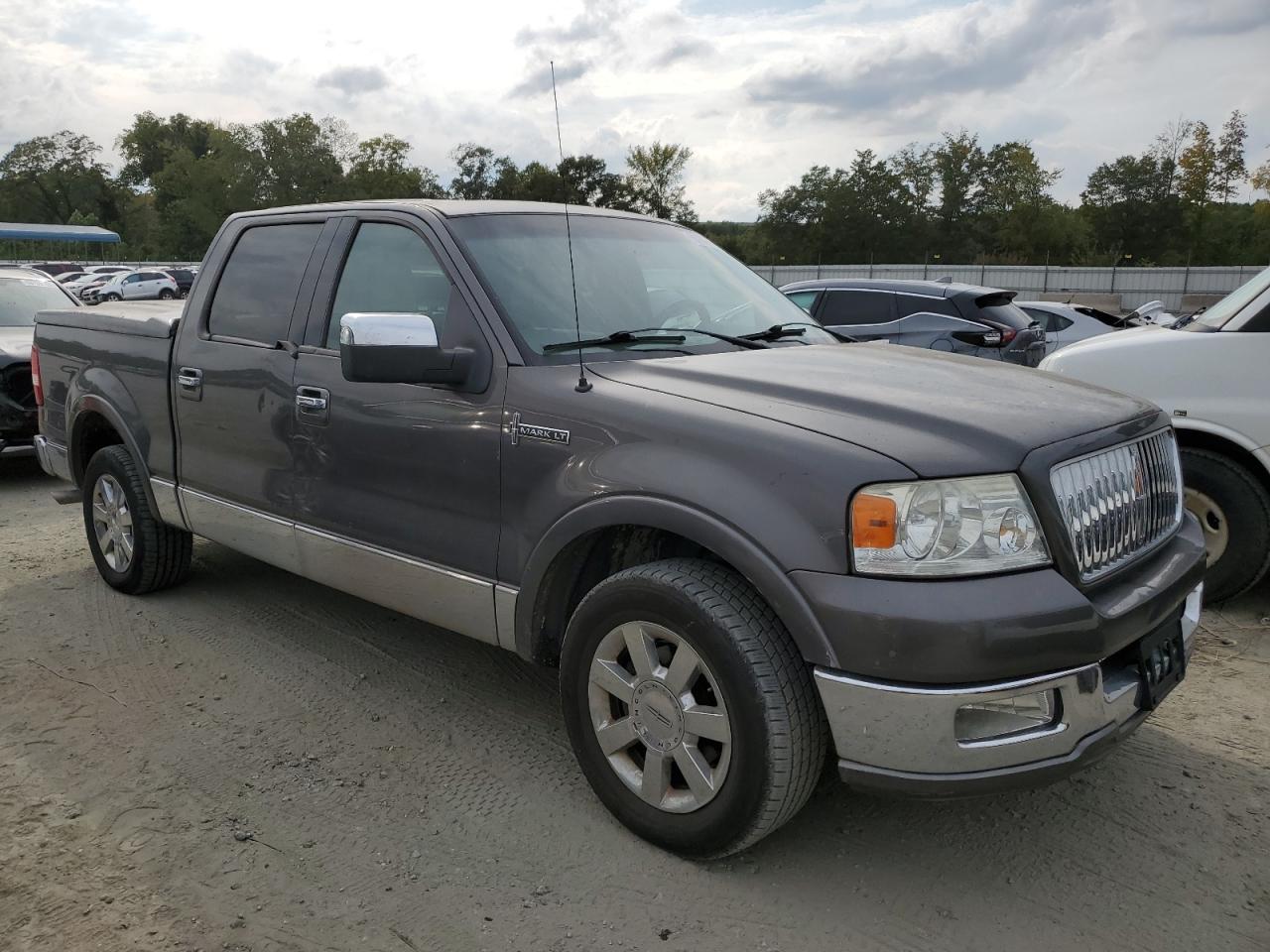 Photo 3 VIN: 5LTPW16566FJ04291 - LINCOLN MARK LT 