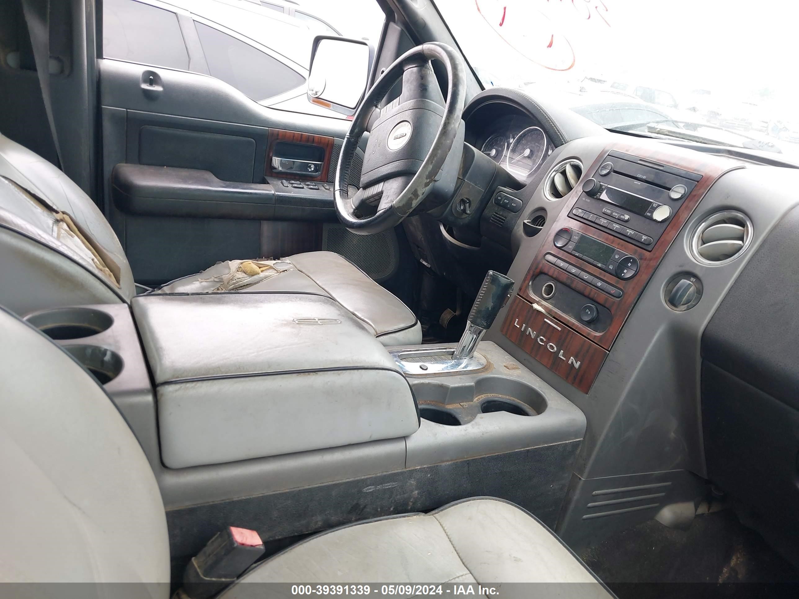 Photo 5 VIN: 5LTPW16566FJ06767 - LINCOLN MARK LT 