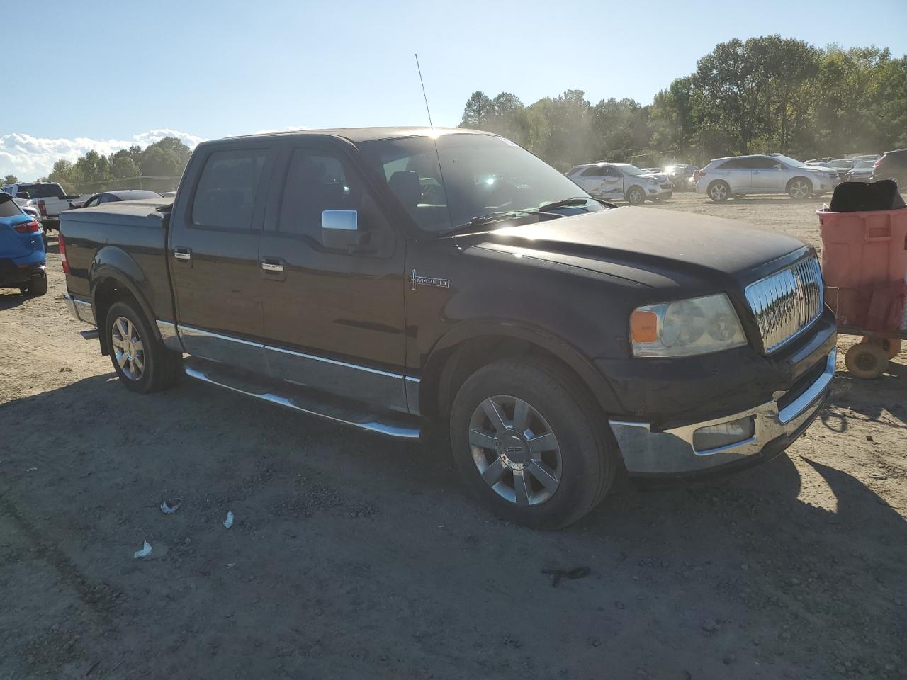 Photo 3 VIN: 5LTPW16576FJ04283 - LINCOLN MARK LT 