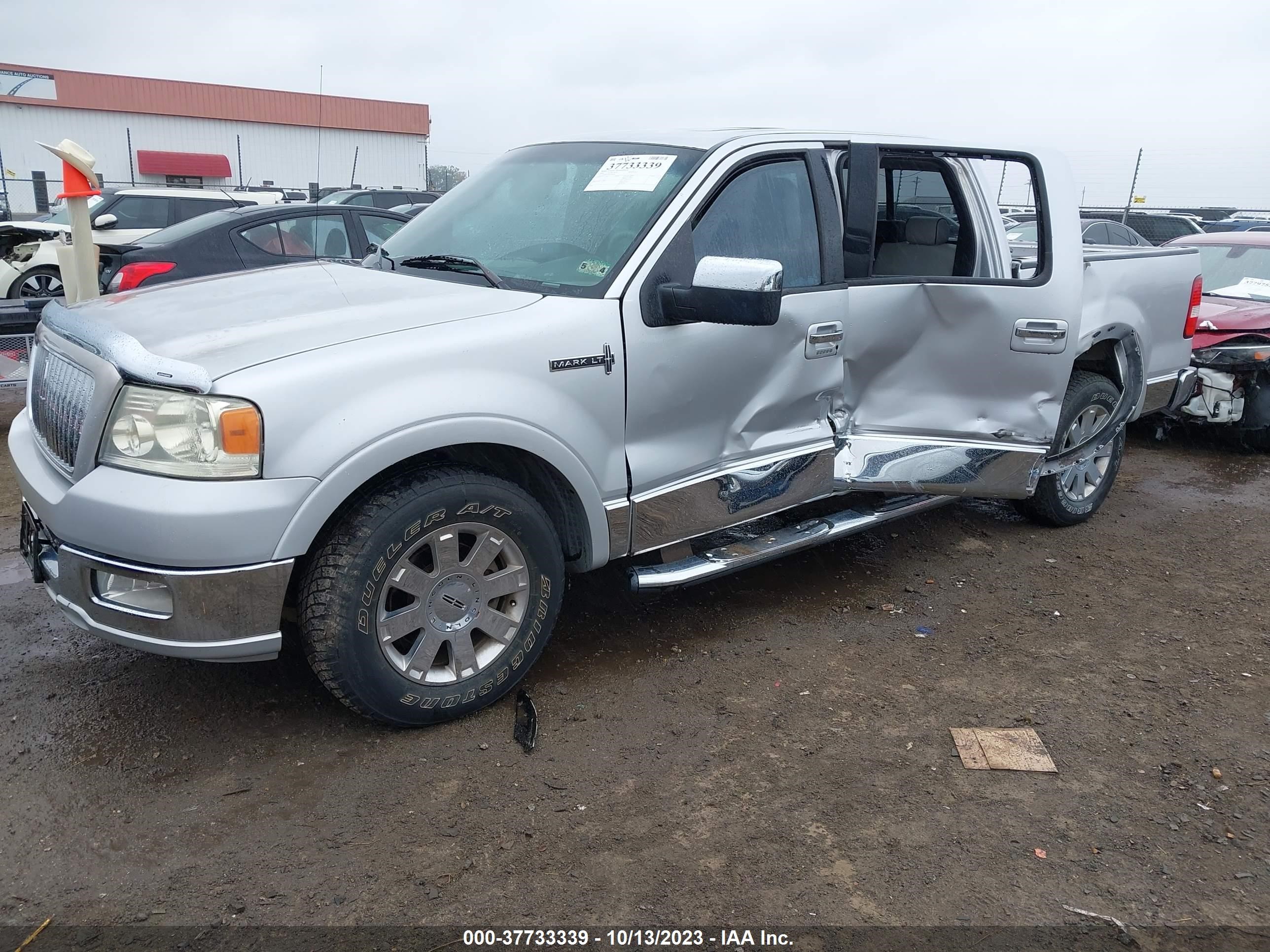 Photo 1 VIN: 5LTPW16586FJ08150 - LINCOLN MARK LT 