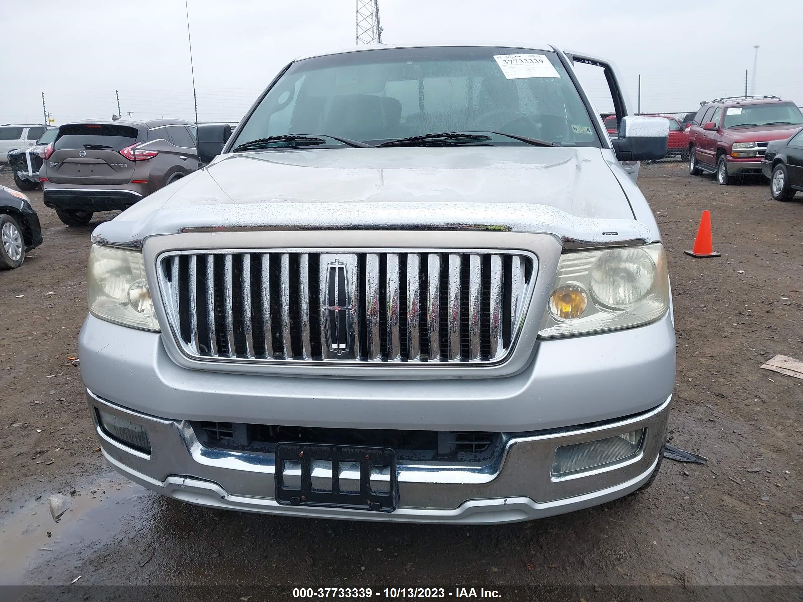 Photo 11 VIN: 5LTPW16586FJ08150 - LINCOLN MARK LT 