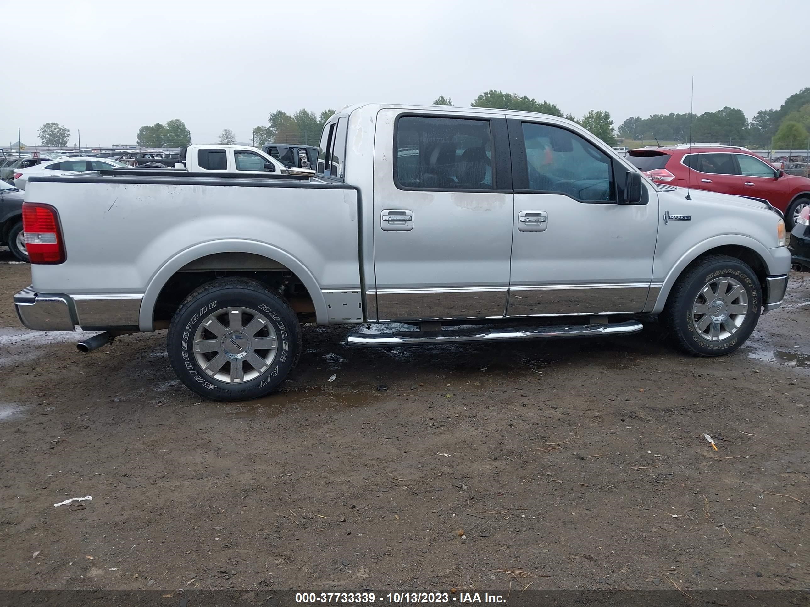 Photo 12 VIN: 5LTPW16586FJ08150 - LINCOLN MARK LT 