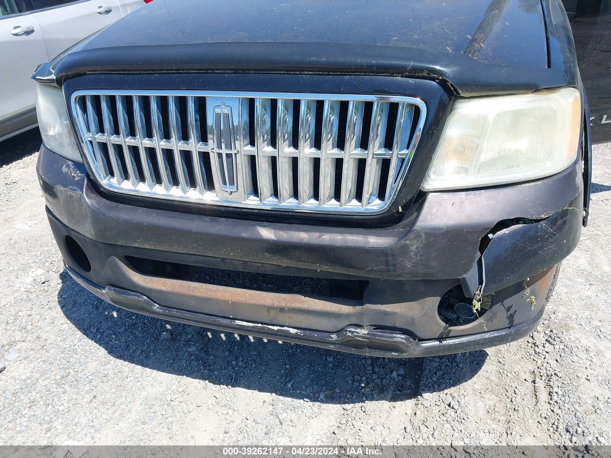 Photo 5 VIN: 5LTPW16587FJ03743 - LINCOLN MARK LT 