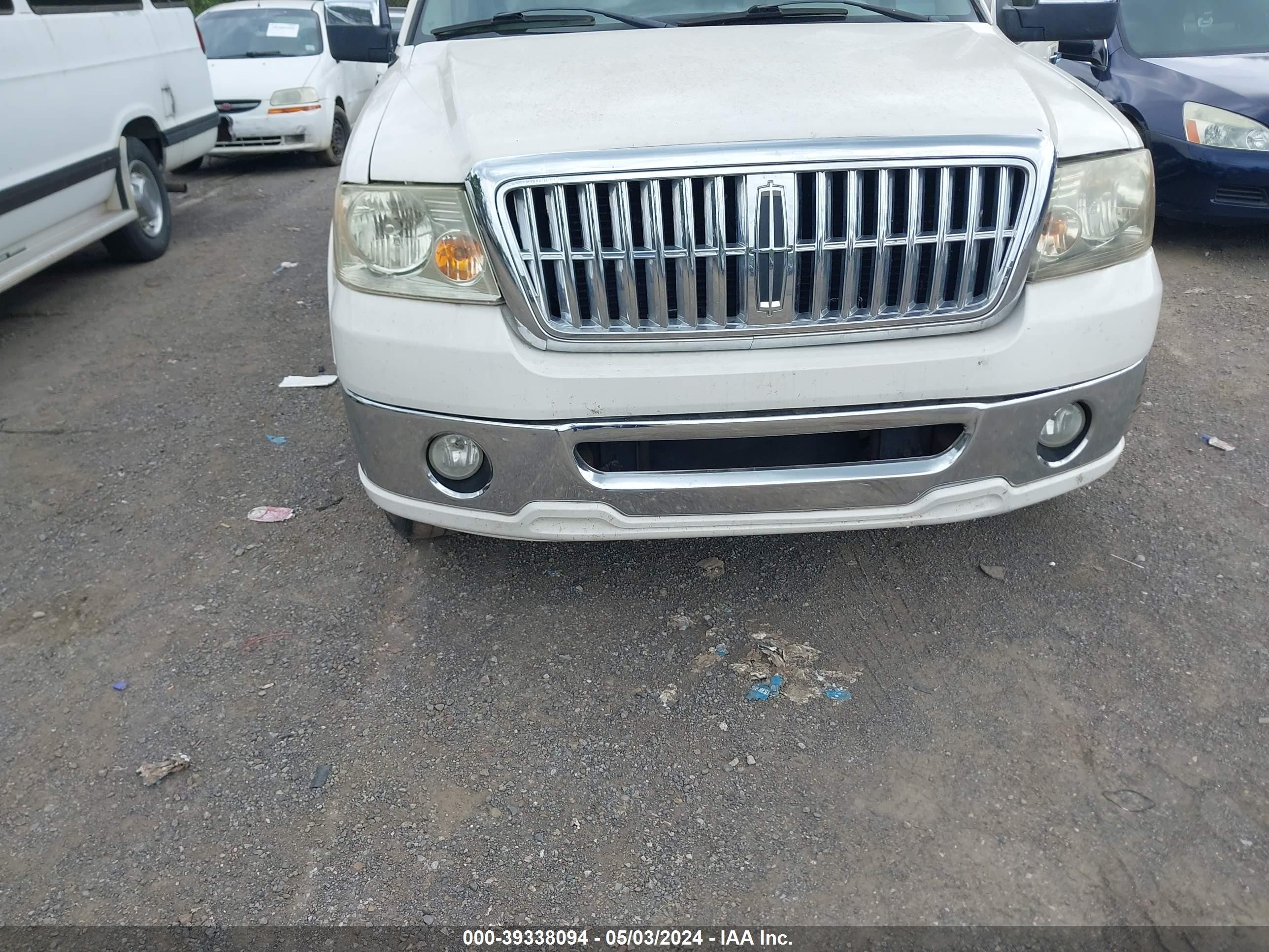 Photo 5 VIN: 5LTPW16587FJ06142 - LINCOLN MARK LT 