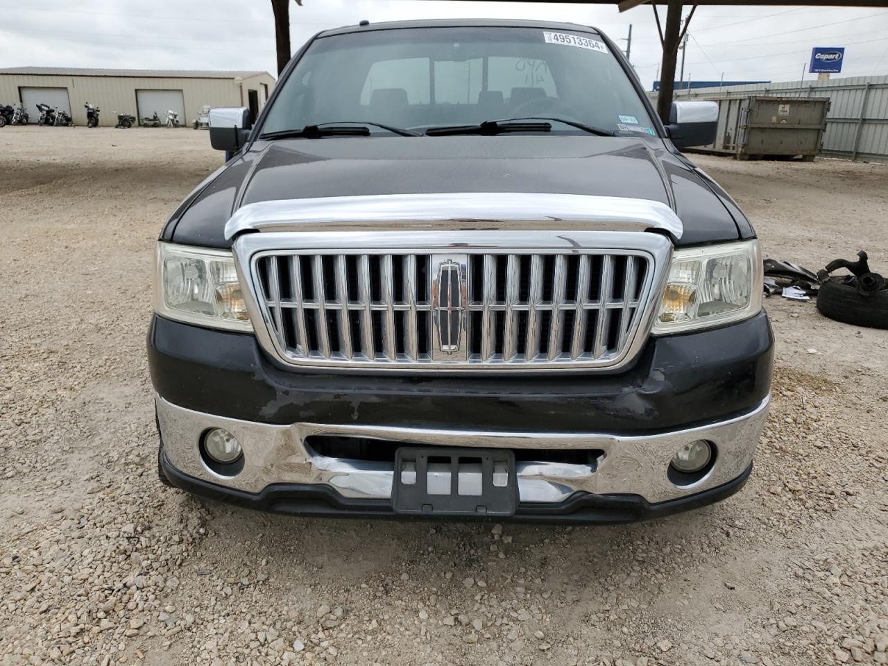 Photo 4 VIN: 5LTPW16588FJ02299 - LINCOLN MARK LT 