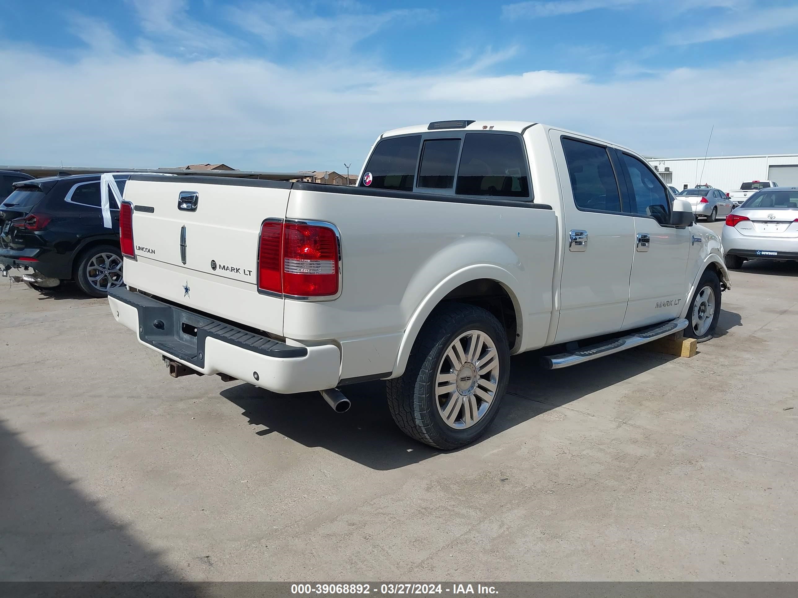 Photo 3 VIN: 5LTPW16597FJ04822 - LINCOLN MARK LT 