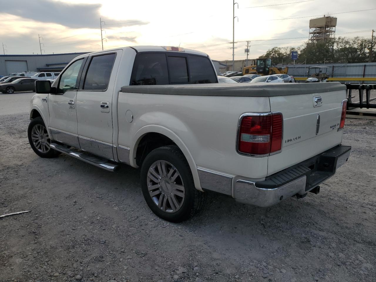 Photo 1 VIN: 5LTPW16598FJ04319 - LINCOLN MARK LT 