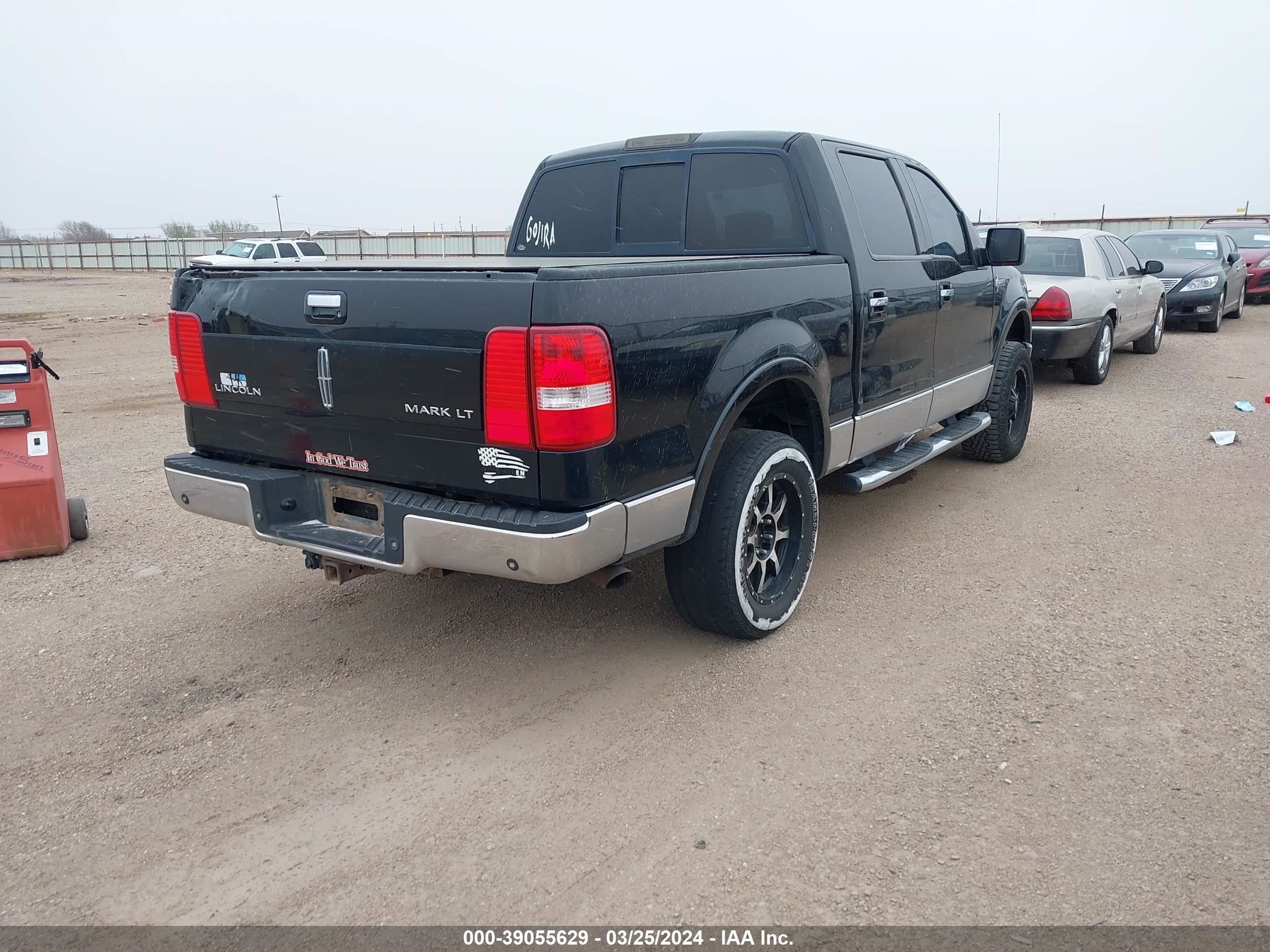 Photo 3 VIN: 5LTPW18506FJ24226 - LINCOLN MARK LT 