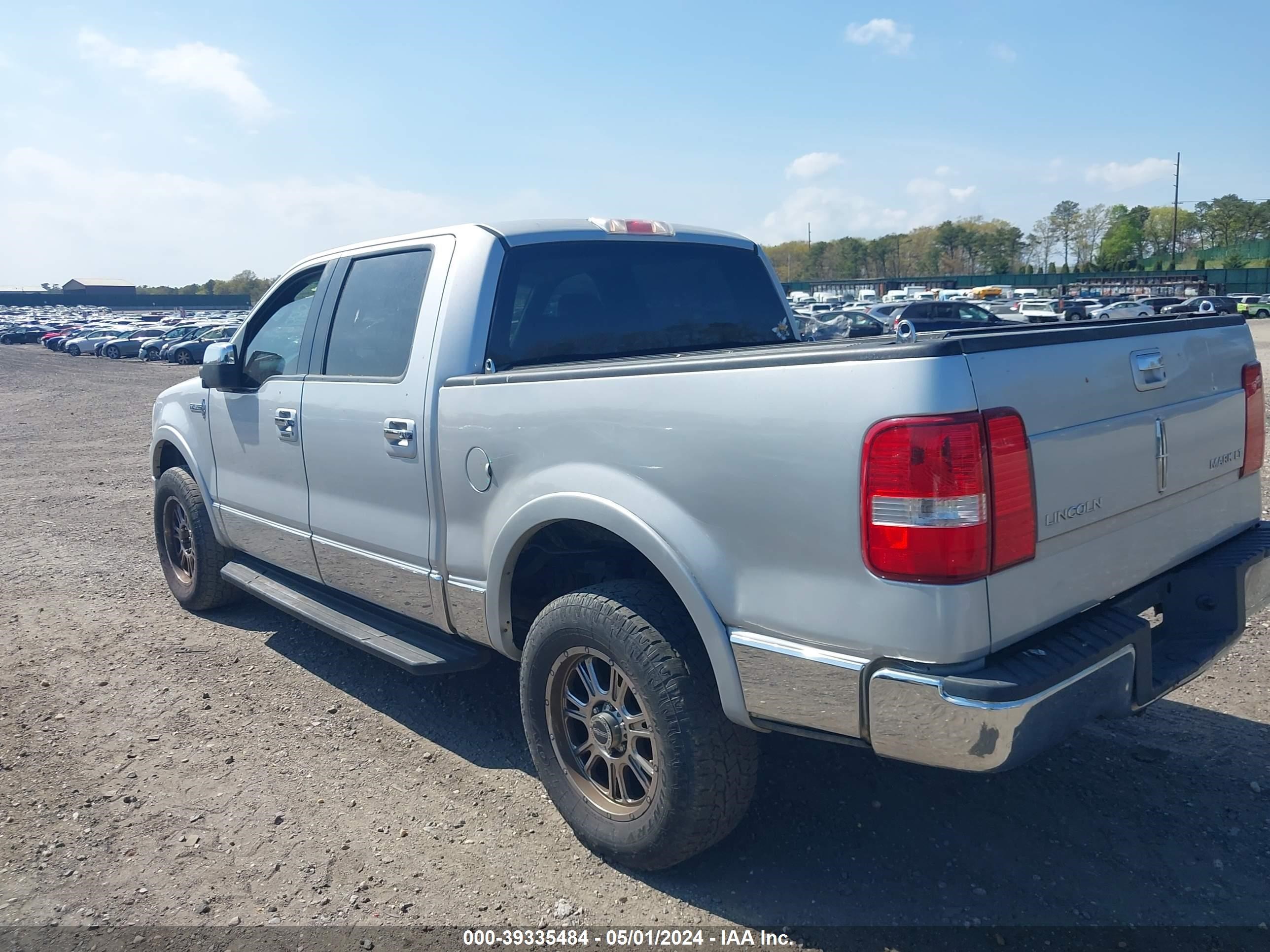 Photo 3 VIN: 5LTPW18516FJ02154 - LINCOLN MARK LT 