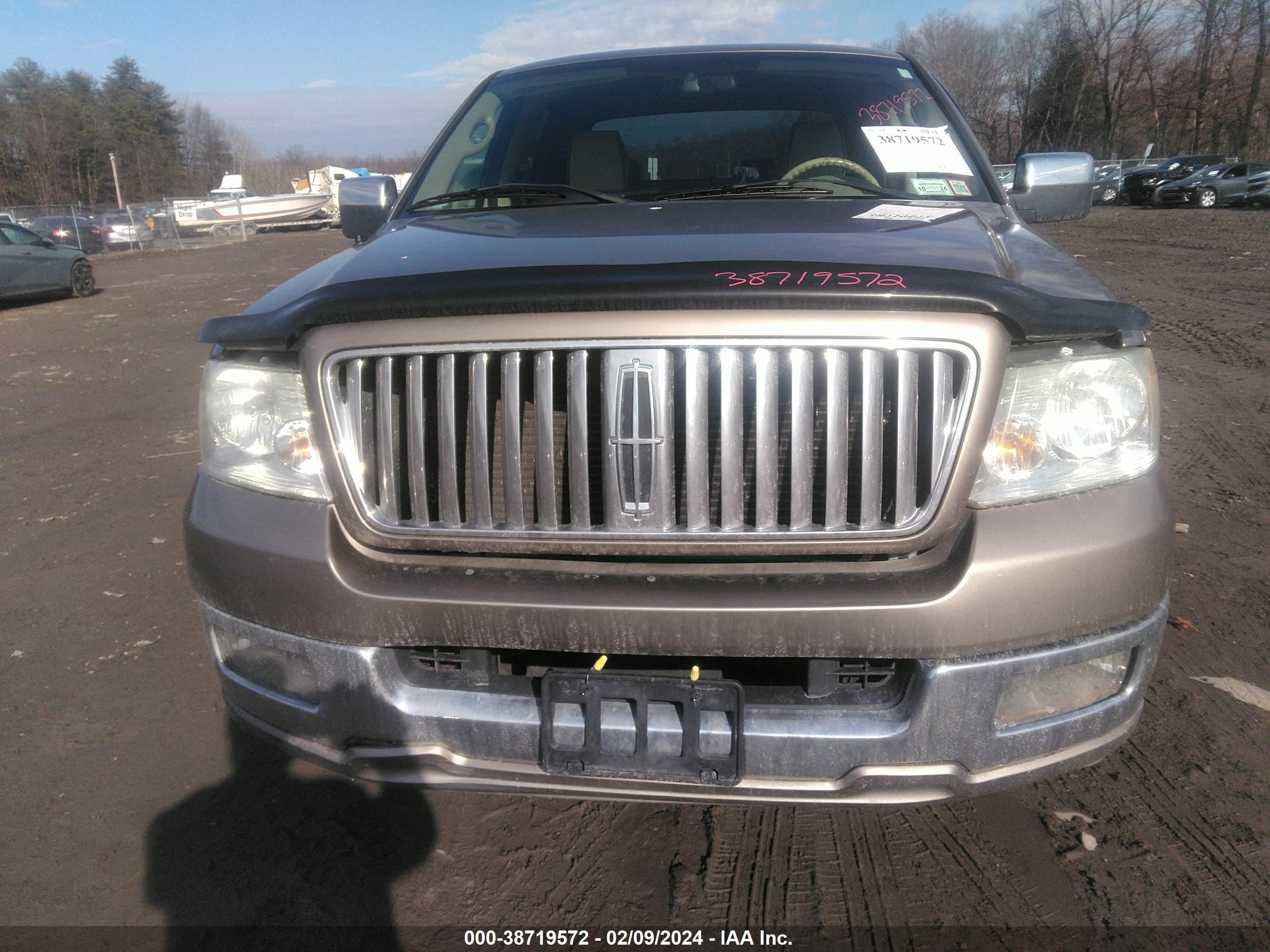 Photo 5 VIN: 5LTPW18516FJ07614 - LINCOLN MARK LT 