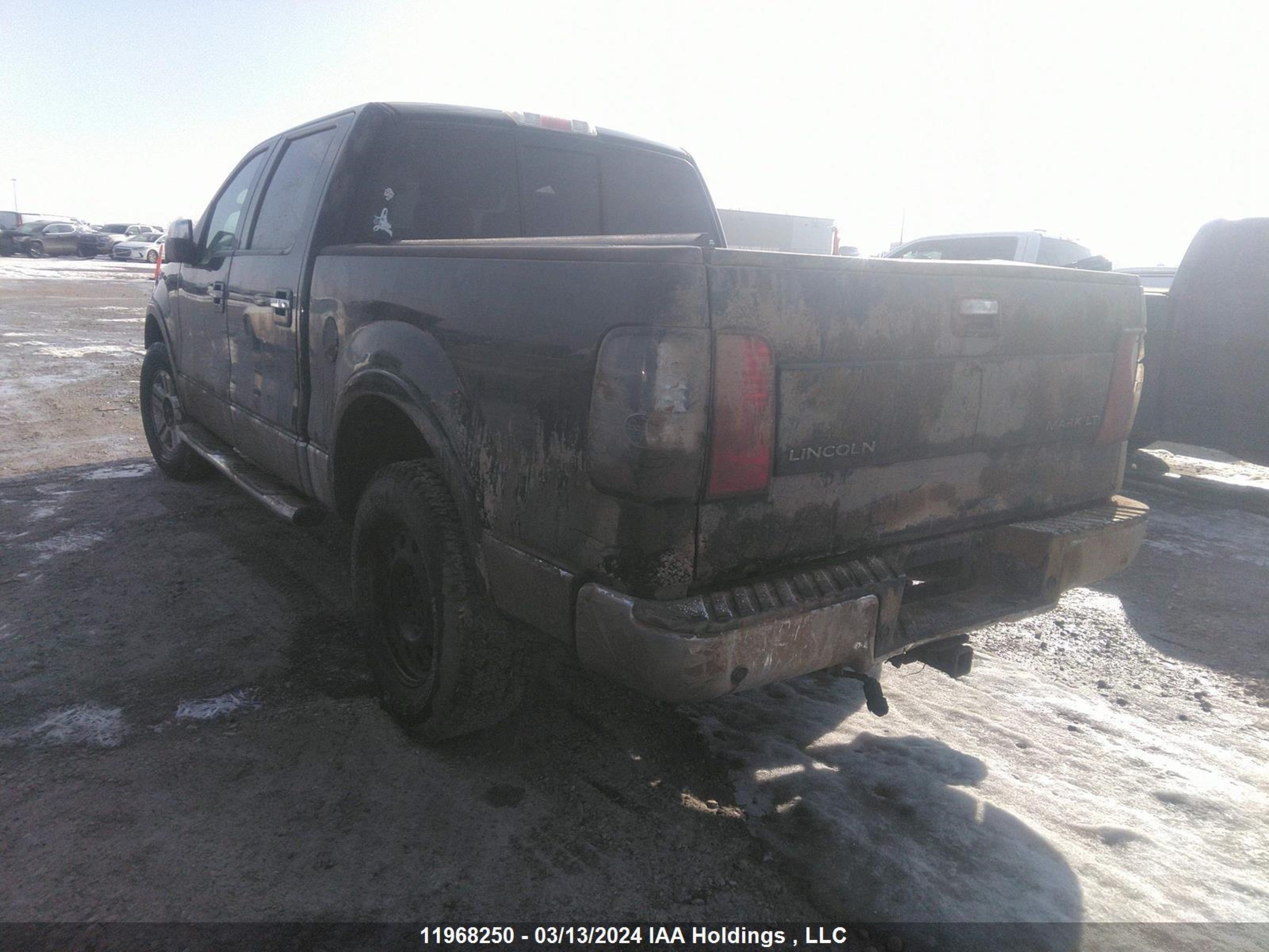 Photo 2 VIN: 5LTPW18516FJ25062 - LINCOLN MARK LT 