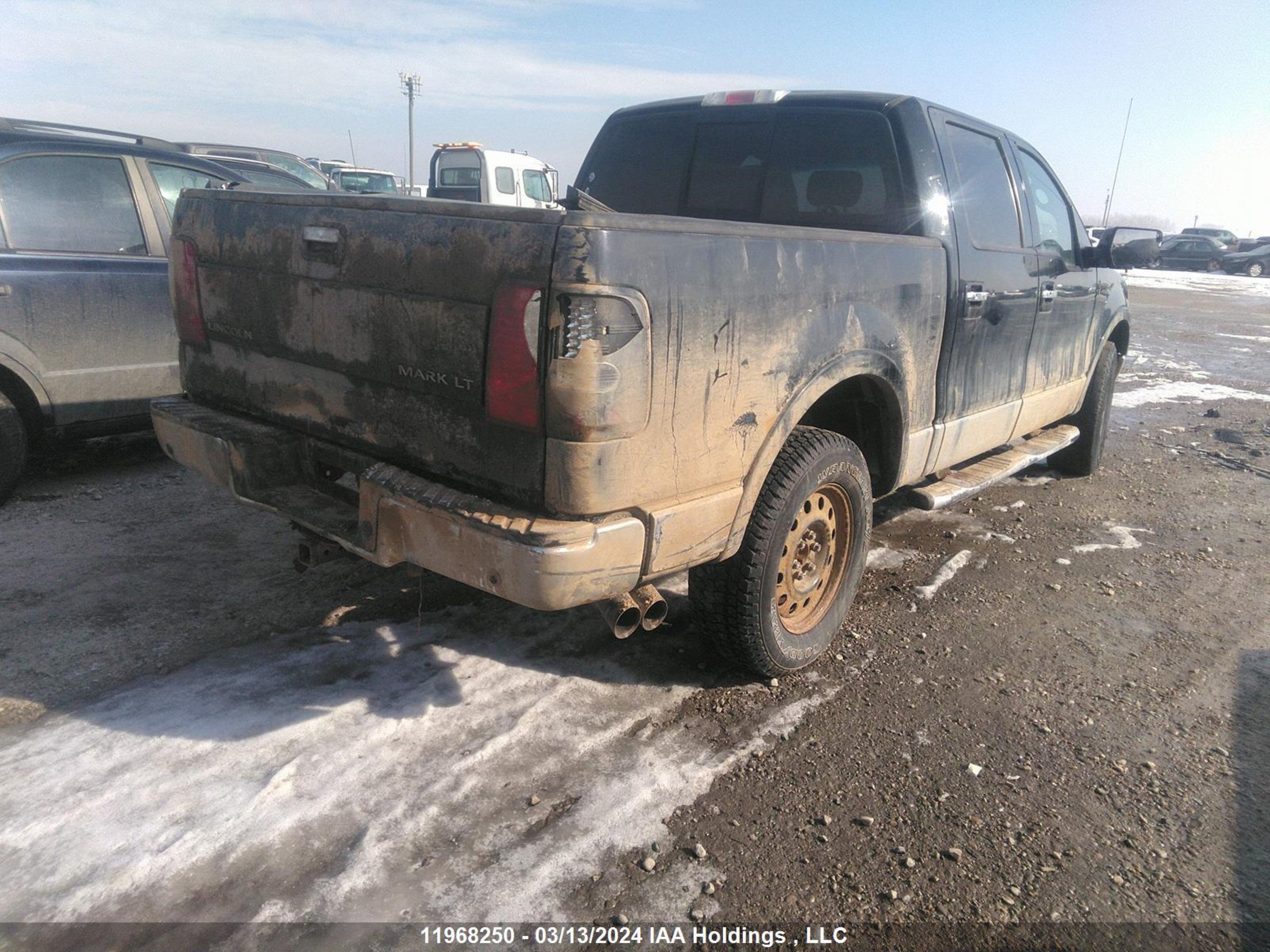 Photo 3 VIN: 5LTPW18516FJ25062 - LINCOLN MARK LT 