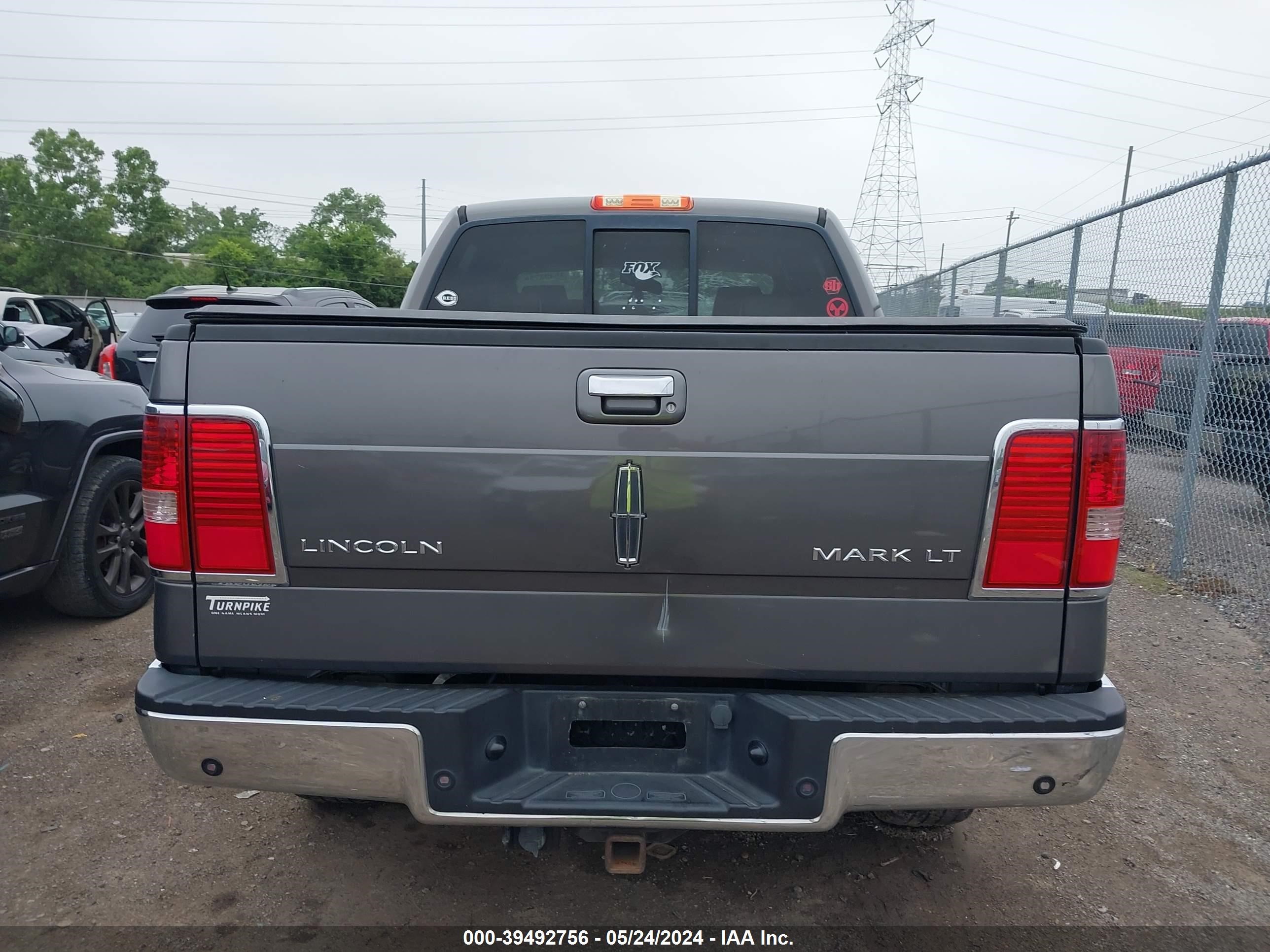 Photo 15 VIN: 5LTPW18517FJ04553 - LINCOLN MARK LT 