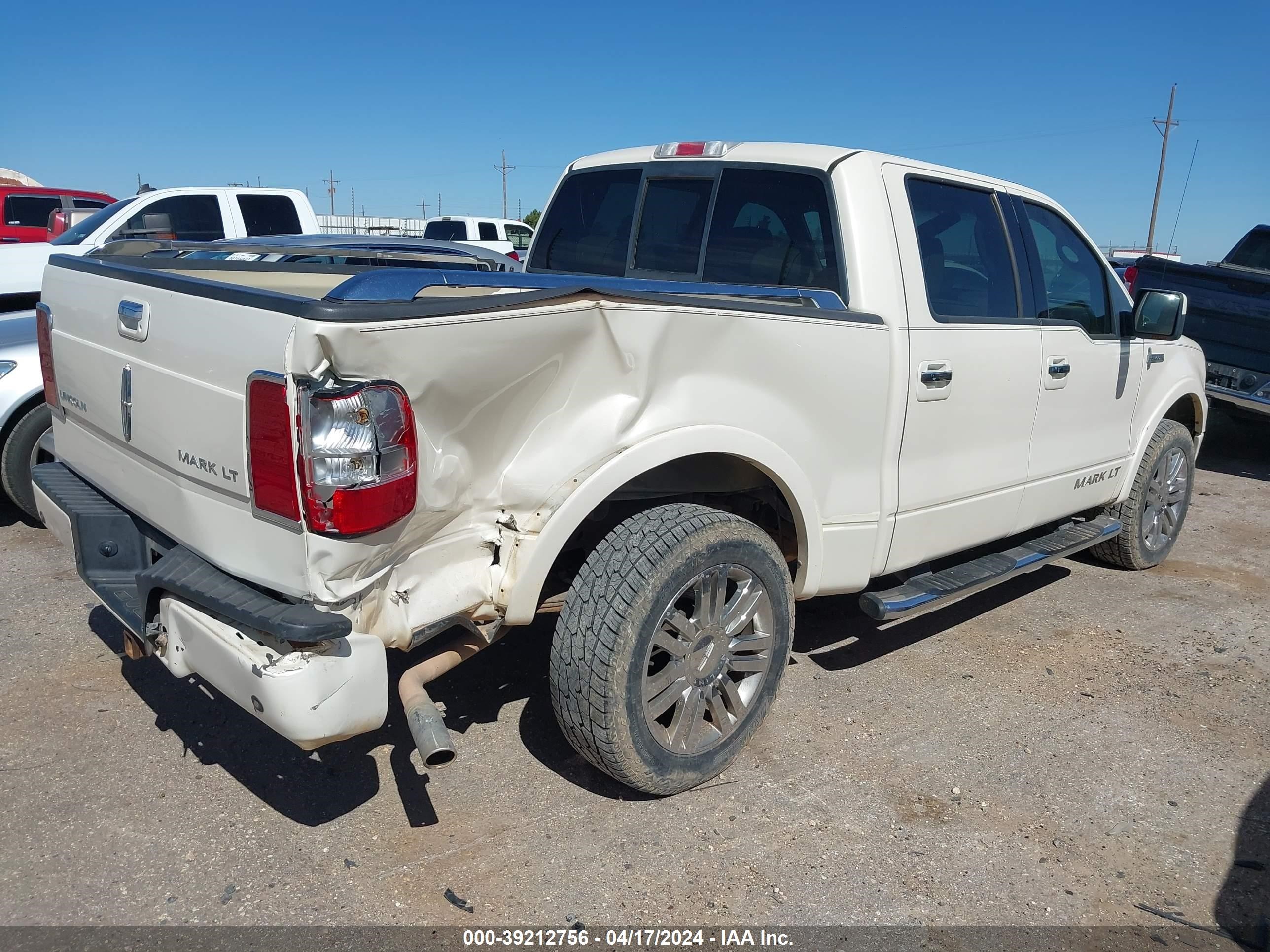 Photo 3 VIN: 5LTPW18517FJ10918 - LINCOLN MARK LT 