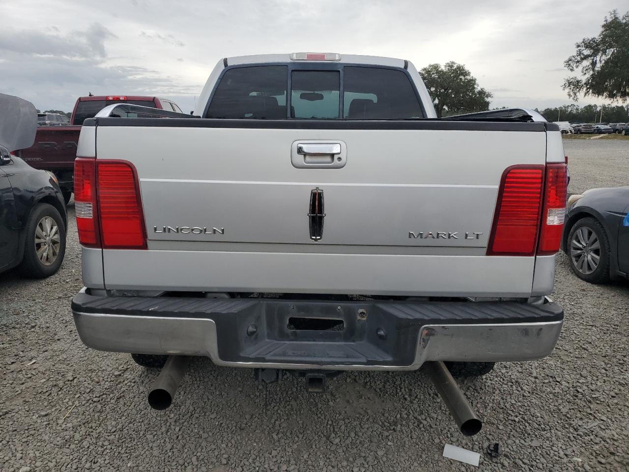 Photo 5 VIN: 5LTPW18526FJ02745 - LINCOLN MARK LT 