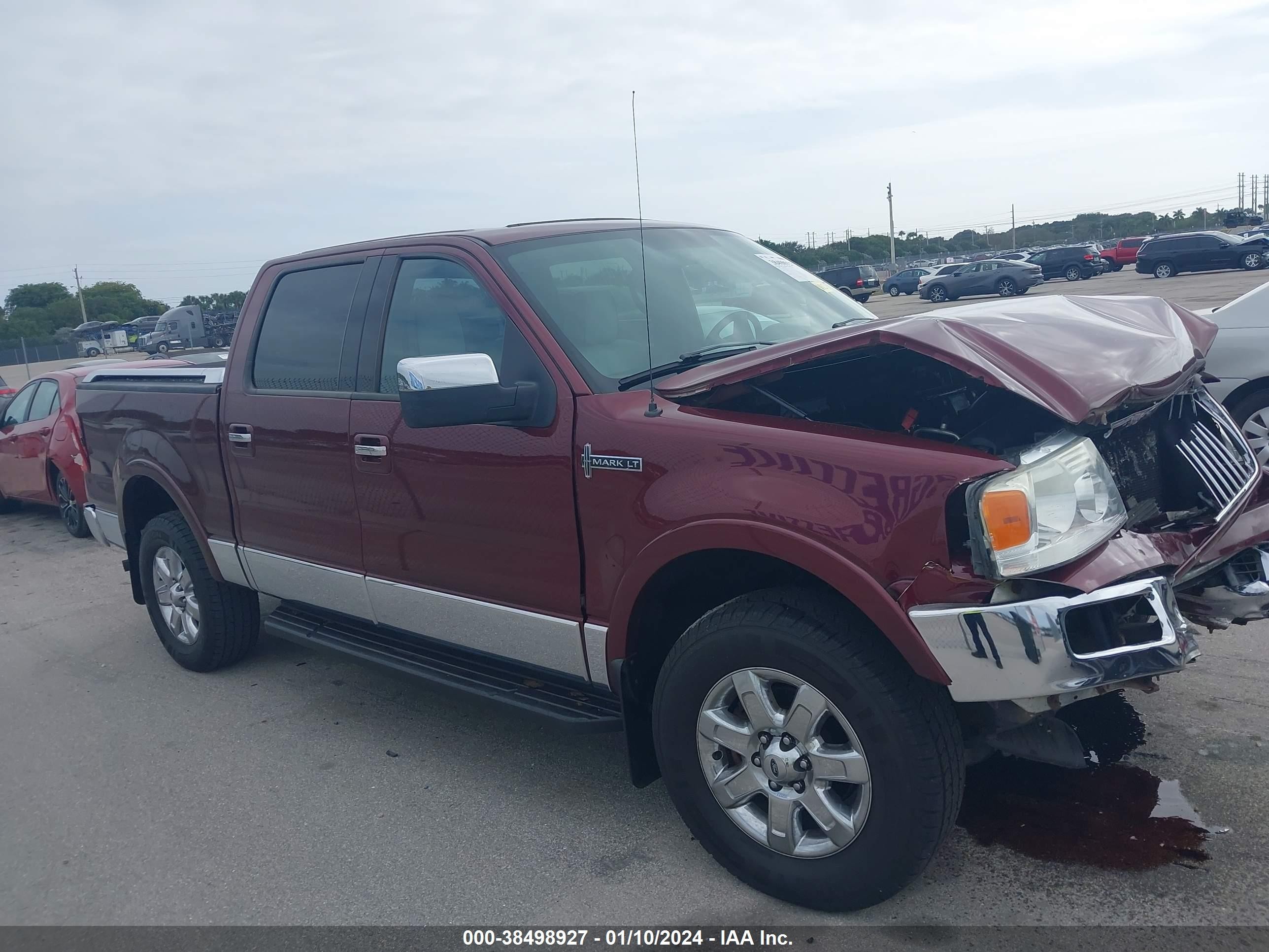 Photo 12 VIN: 5LTPW18526FJ05340 - LINCOLN MARK LT 