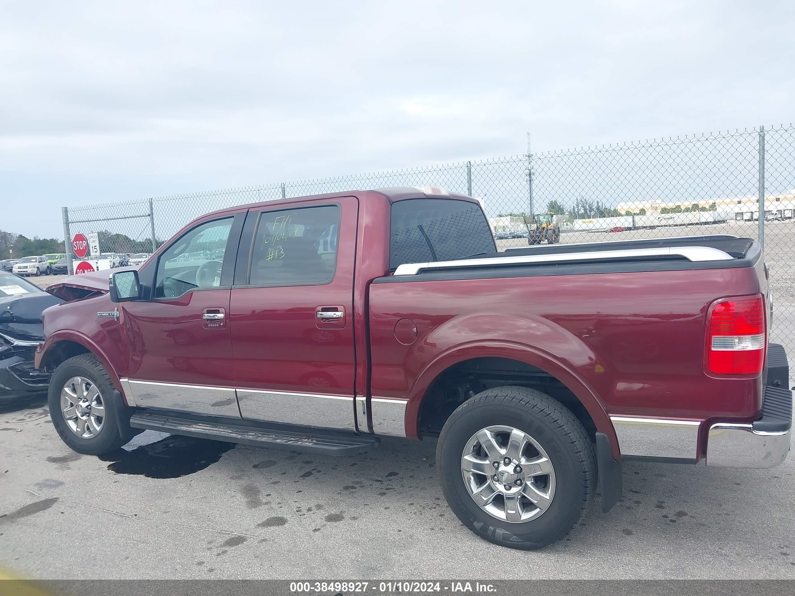 Photo 13 VIN: 5LTPW18526FJ05340 - LINCOLN MARK LT 