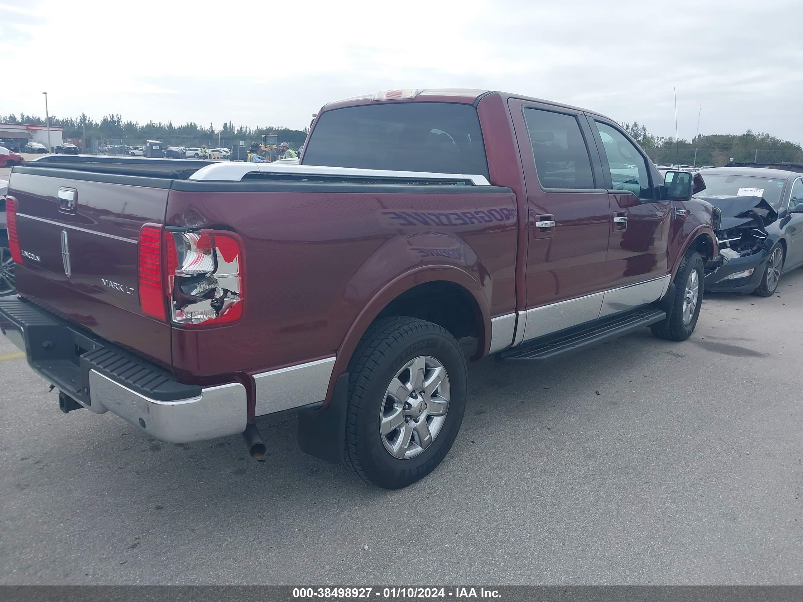 Photo 3 VIN: 5LTPW18526FJ05340 - LINCOLN MARK LT 