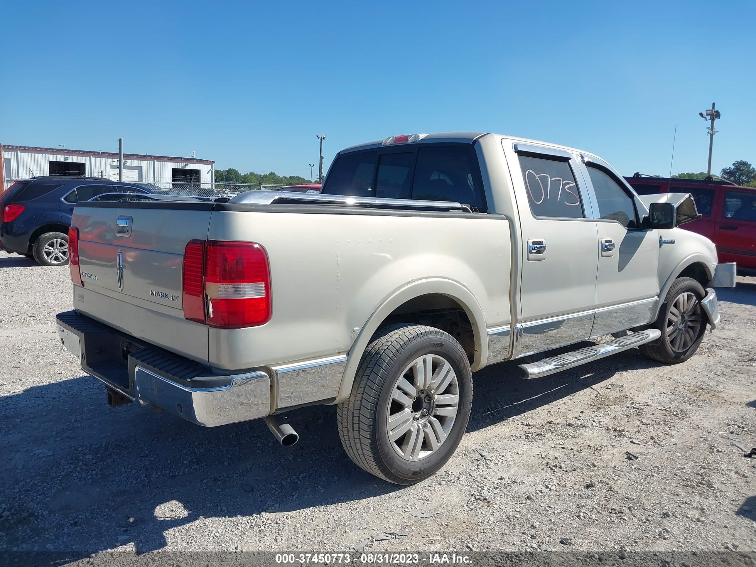 Photo 3 VIN: 5LTPW18526FJ16967 - LINCOLN MARK LT 