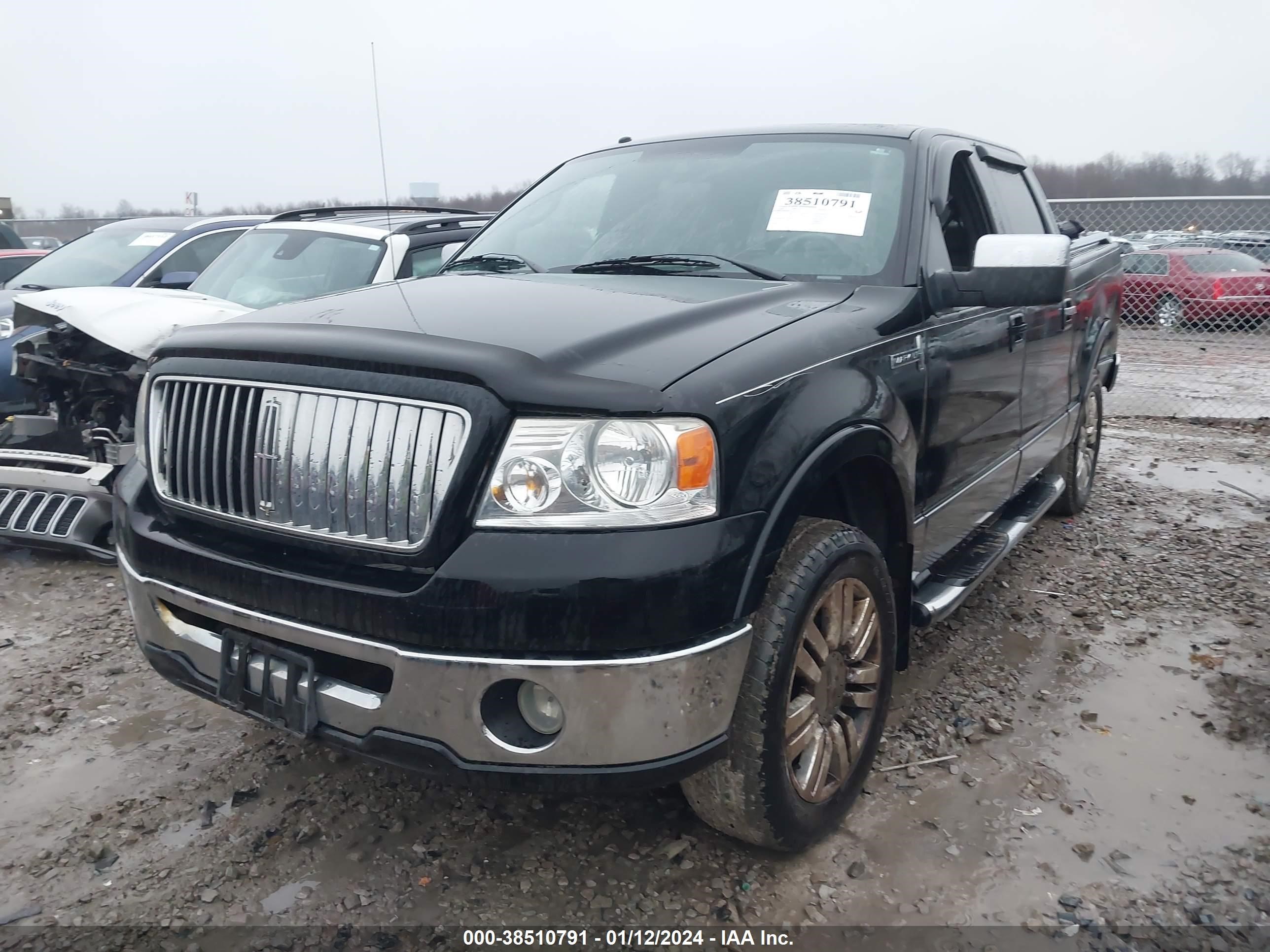 Photo 1 VIN: 5LTPW18526FJ19738 - LINCOLN MARK LT 