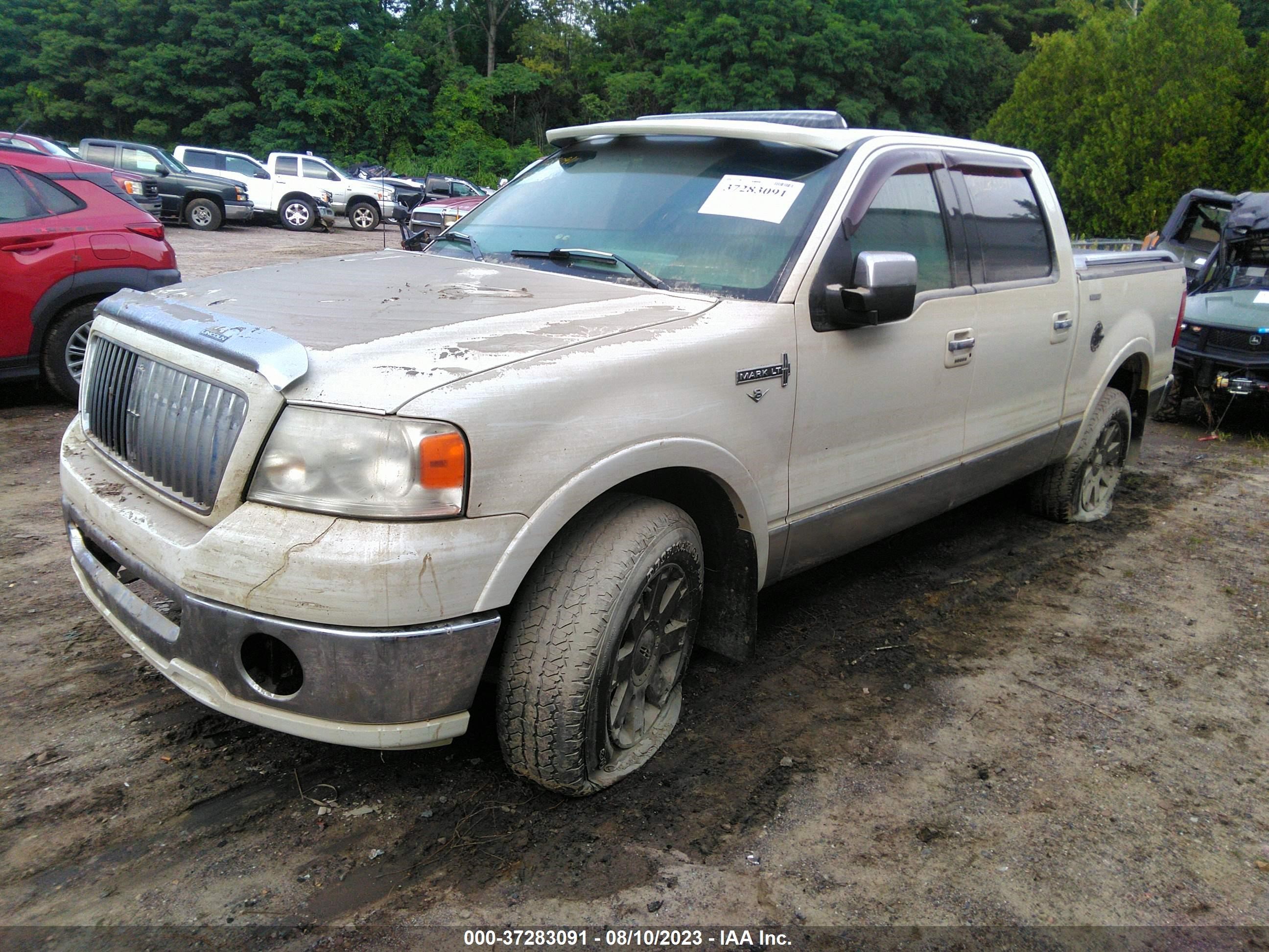 Photo 1 VIN: 5LTPW18526FJ20470 - LINCOLN MARK LT 