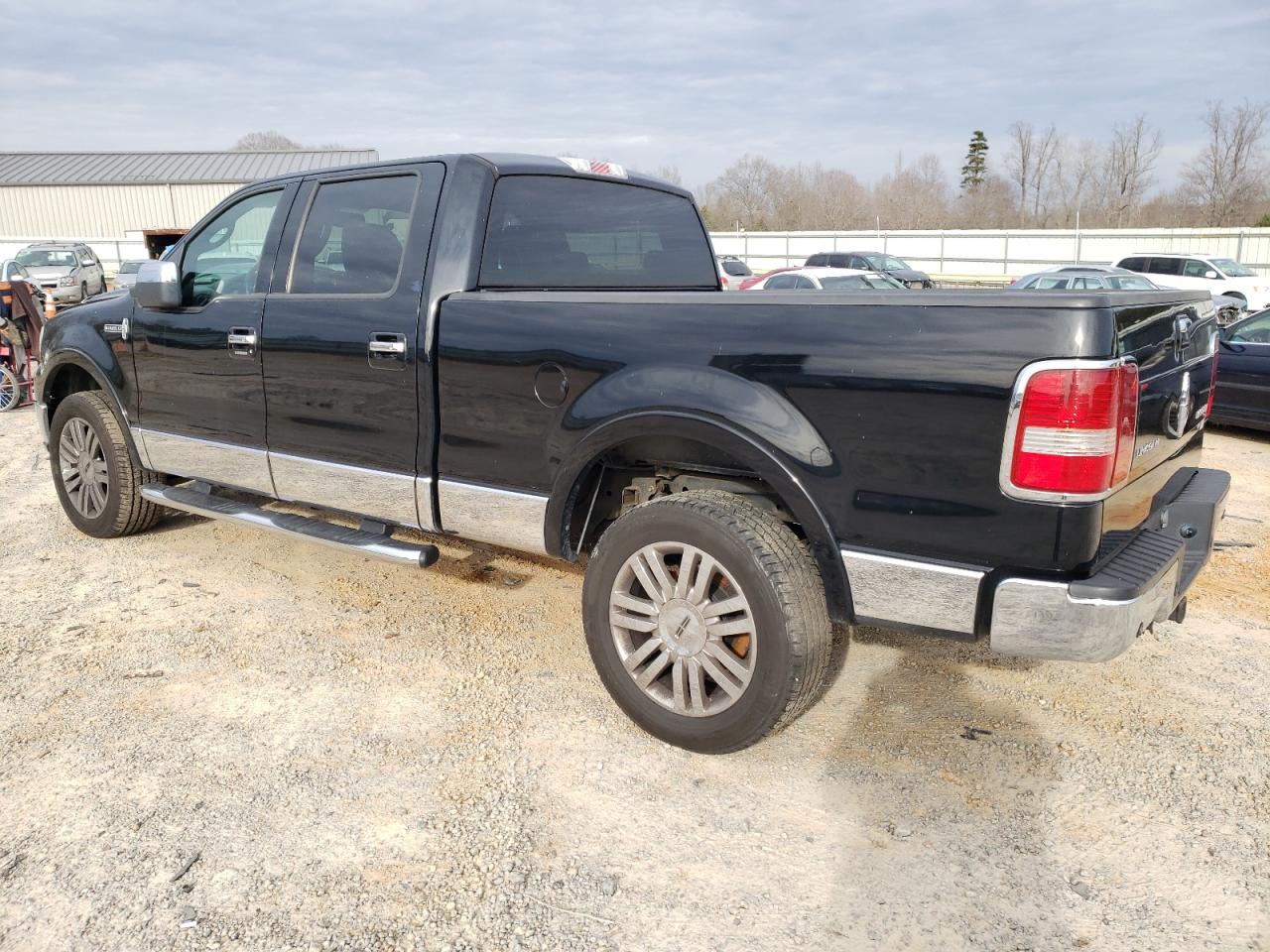 Photo 1 VIN: 5LTPW18527FJ06277 - LINCOLN MARK LT 