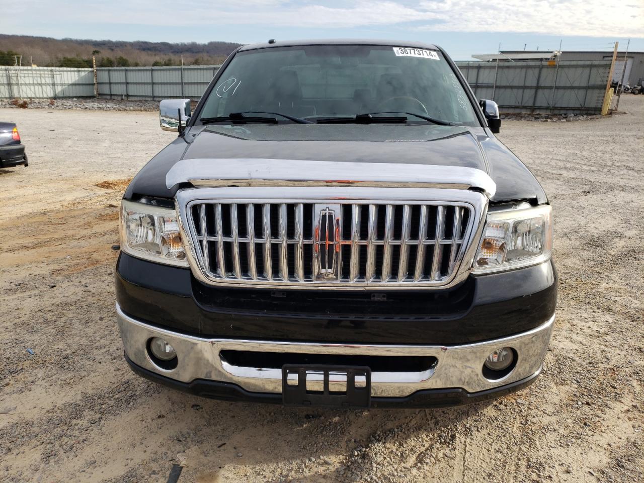 Photo 4 VIN: 5LTPW18527FJ06277 - LINCOLN MARK LT 