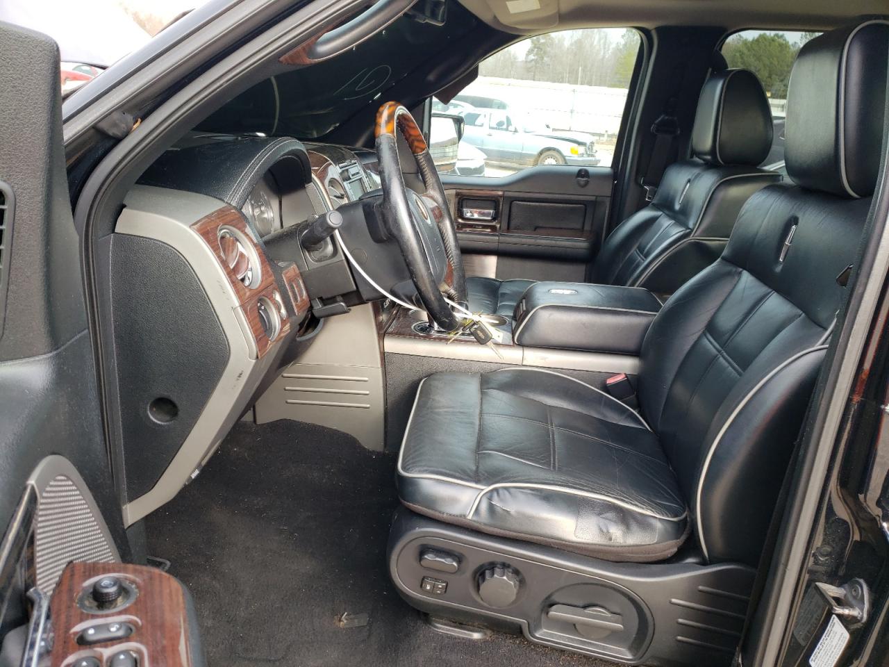 Photo 6 VIN: 5LTPW18527FJ06277 - LINCOLN MARK LT 