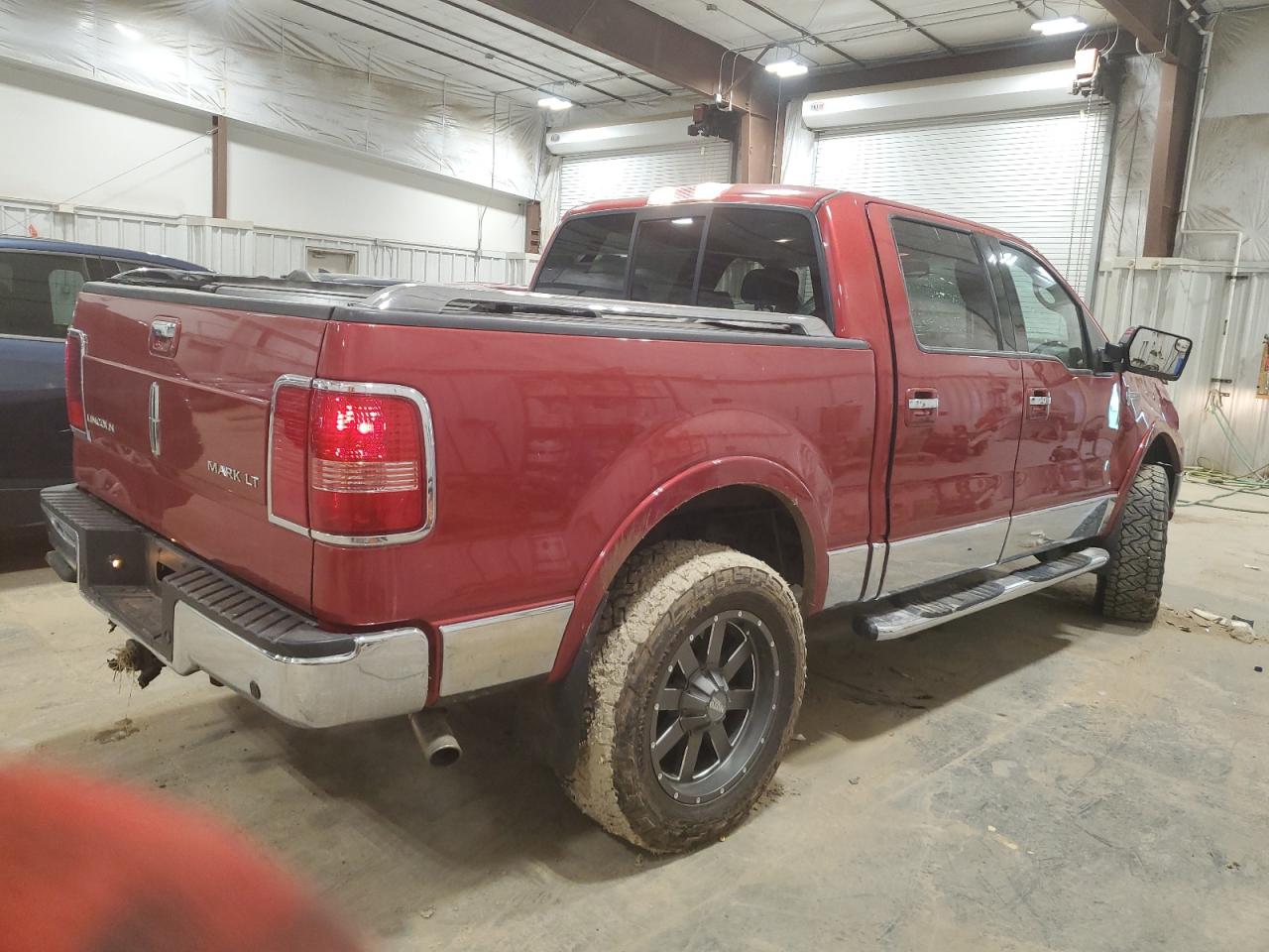 Photo 2 VIN: 5LTPW18527FJ06750 - LINCOLN MARK LT 