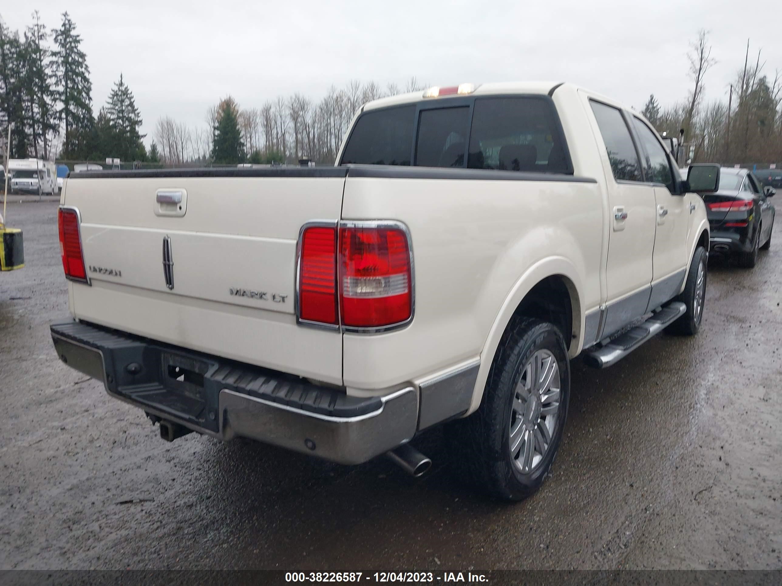 Photo 3 VIN: 5LTPW18537FJ11567 - LINCOLN MARK LT 