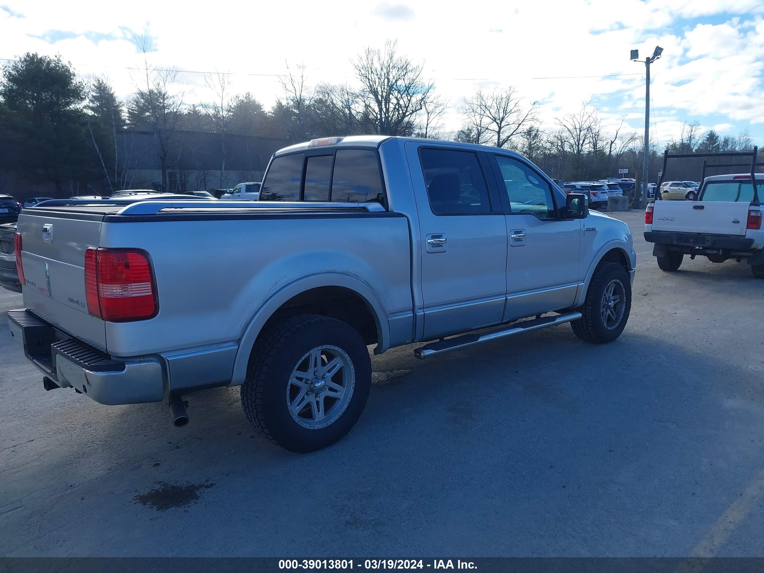 Photo 3 VIN: 5LTPW18546FJ13455 - LINCOLN MARK LT 