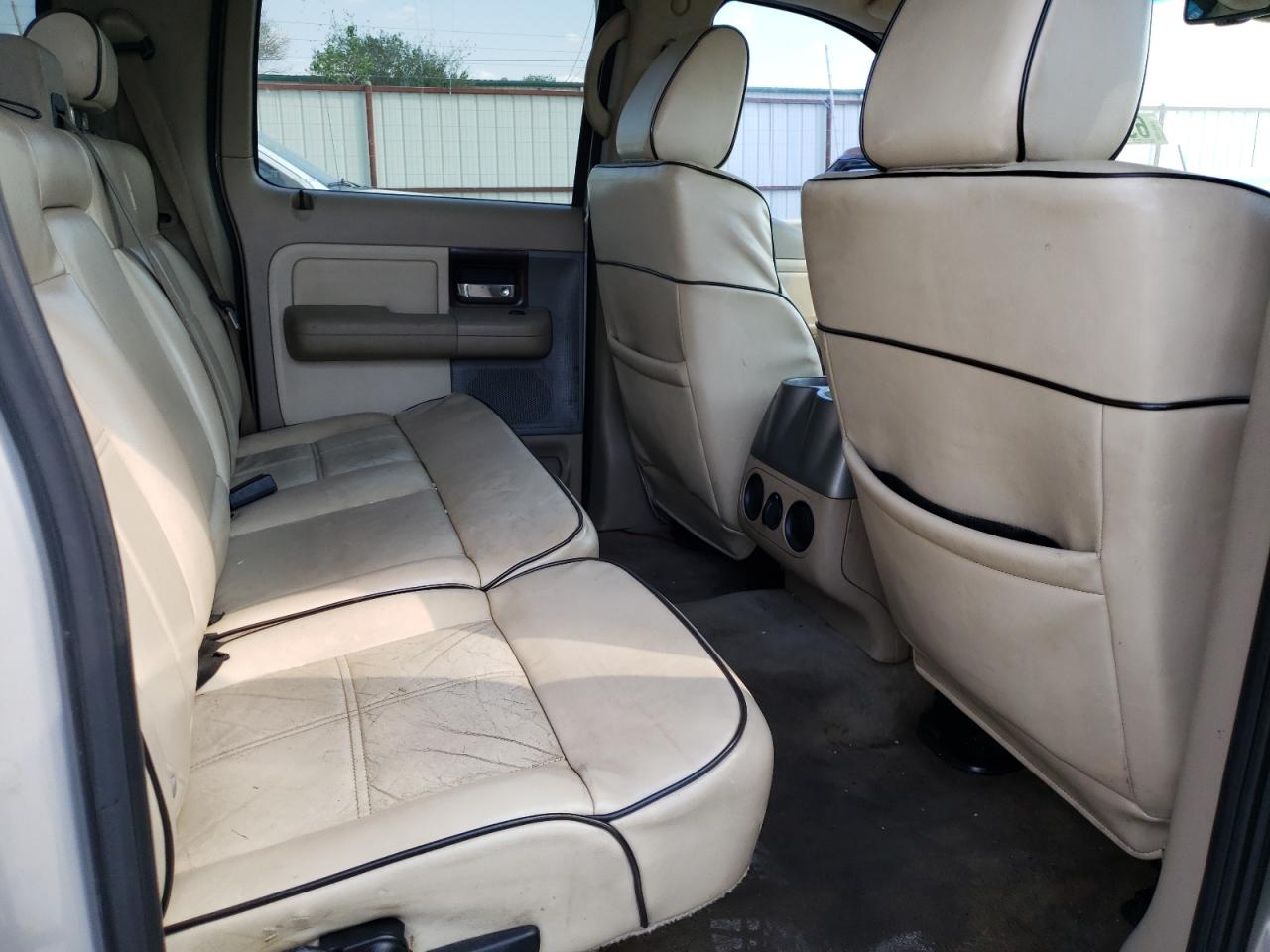 Photo 9 VIN: 5LTPW18546FJ17859 - LINCOLN MARK LT 