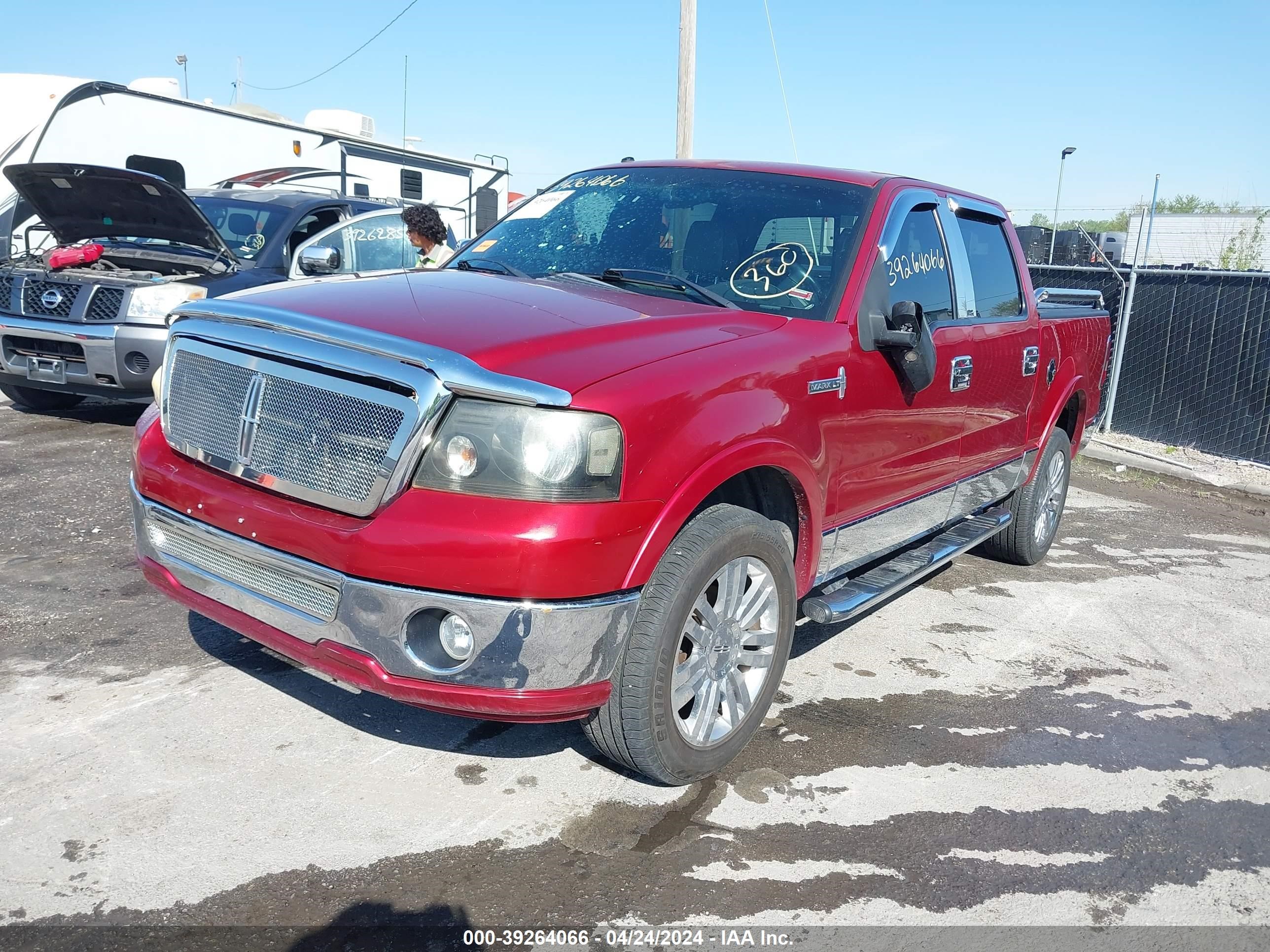 Photo 1 VIN: 5LTPW18547FJ01646 - LINCOLN MARK LT 