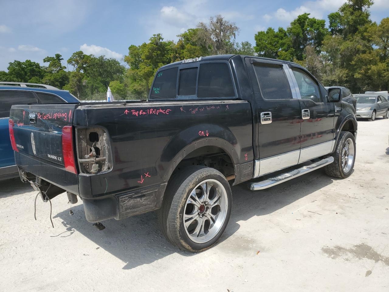 Photo 2 VIN: 5LTPW18556FJ09091 - LINCOLN MARK LT 