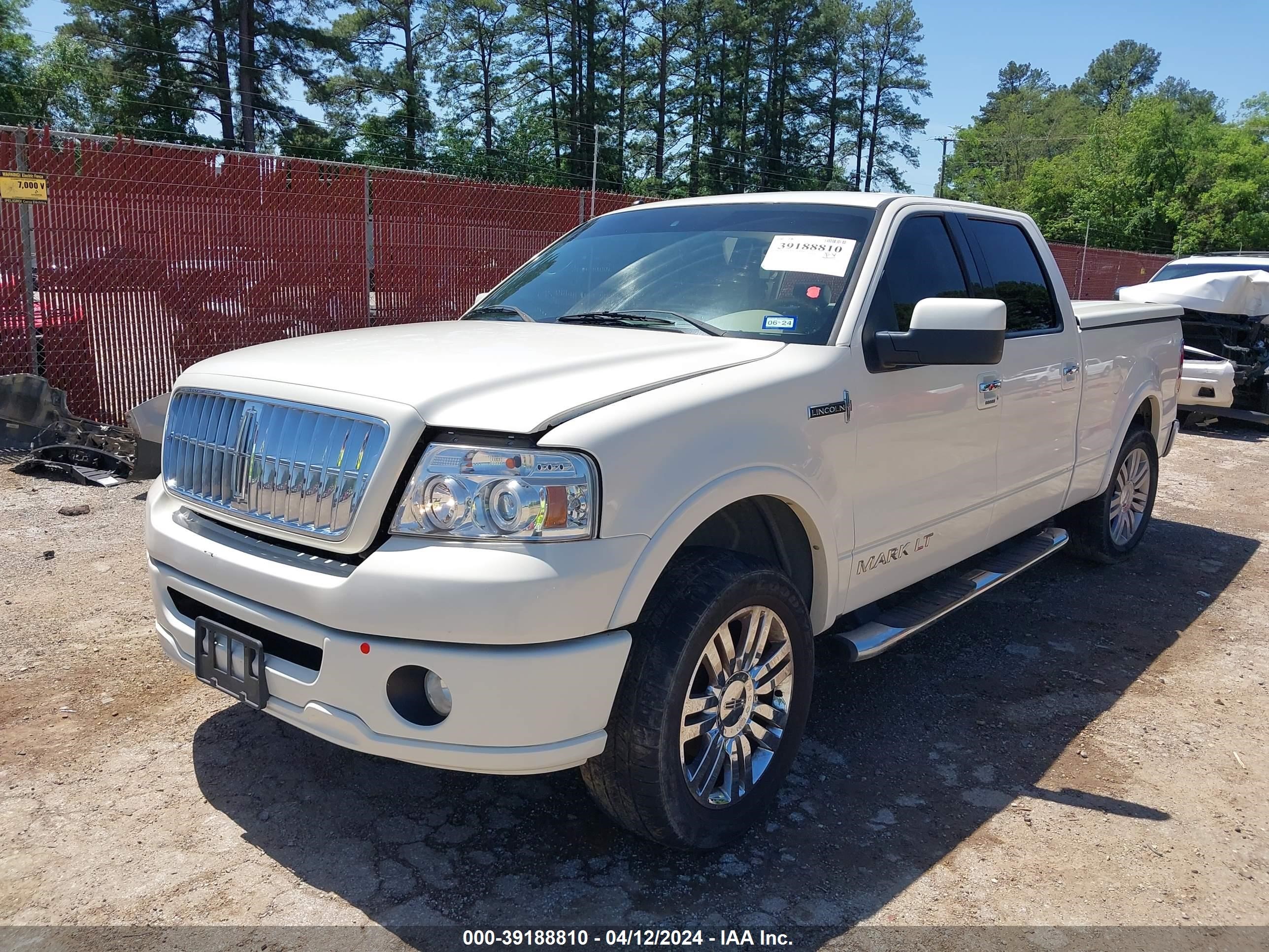 Photo 1 VIN: 5LTPW18557FJ09092 - LINCOLN MARK LT 