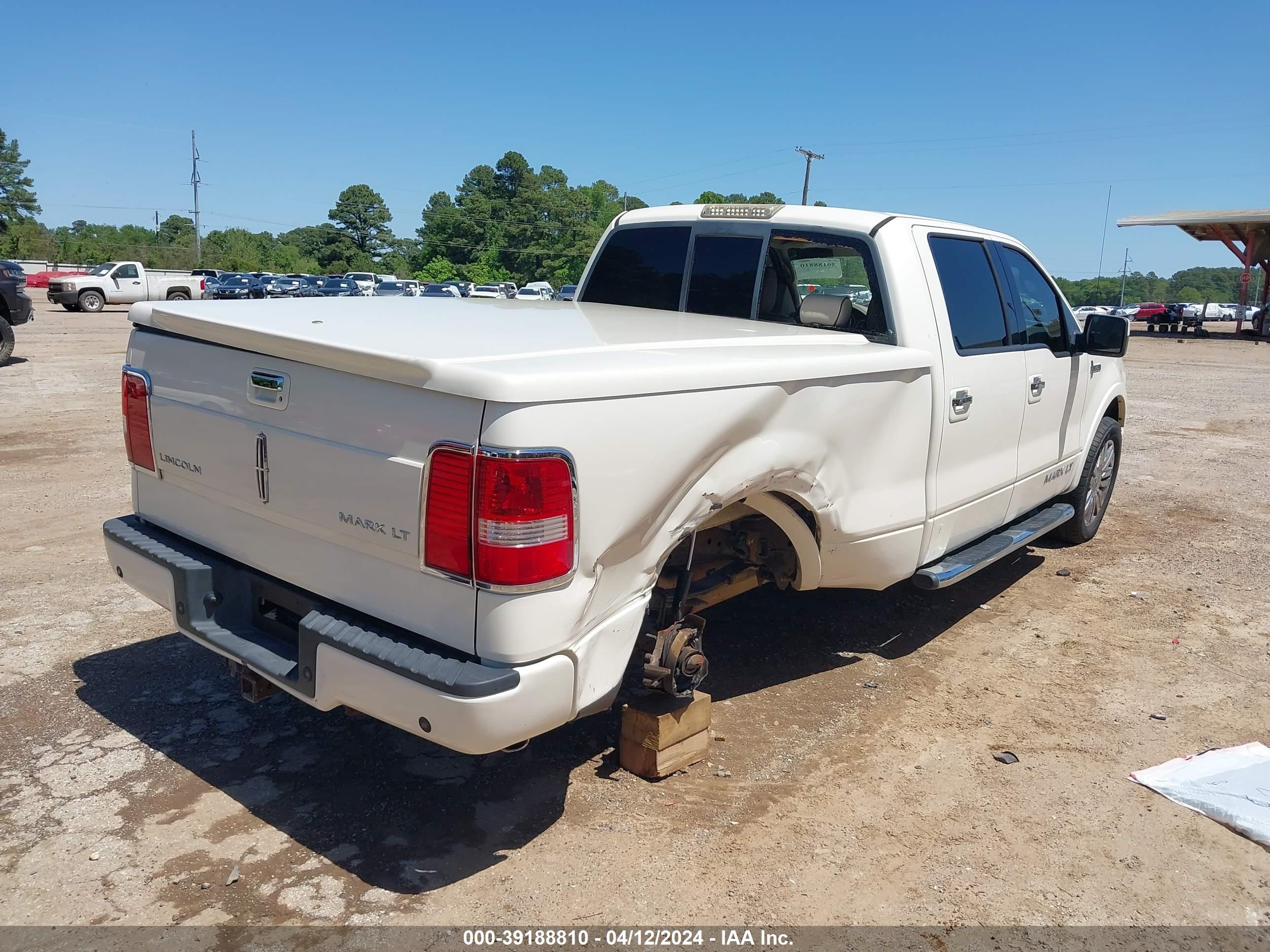 Photo 3 VIN: 5LTPW18557FJ09092 - LINCOLN MARK LT 