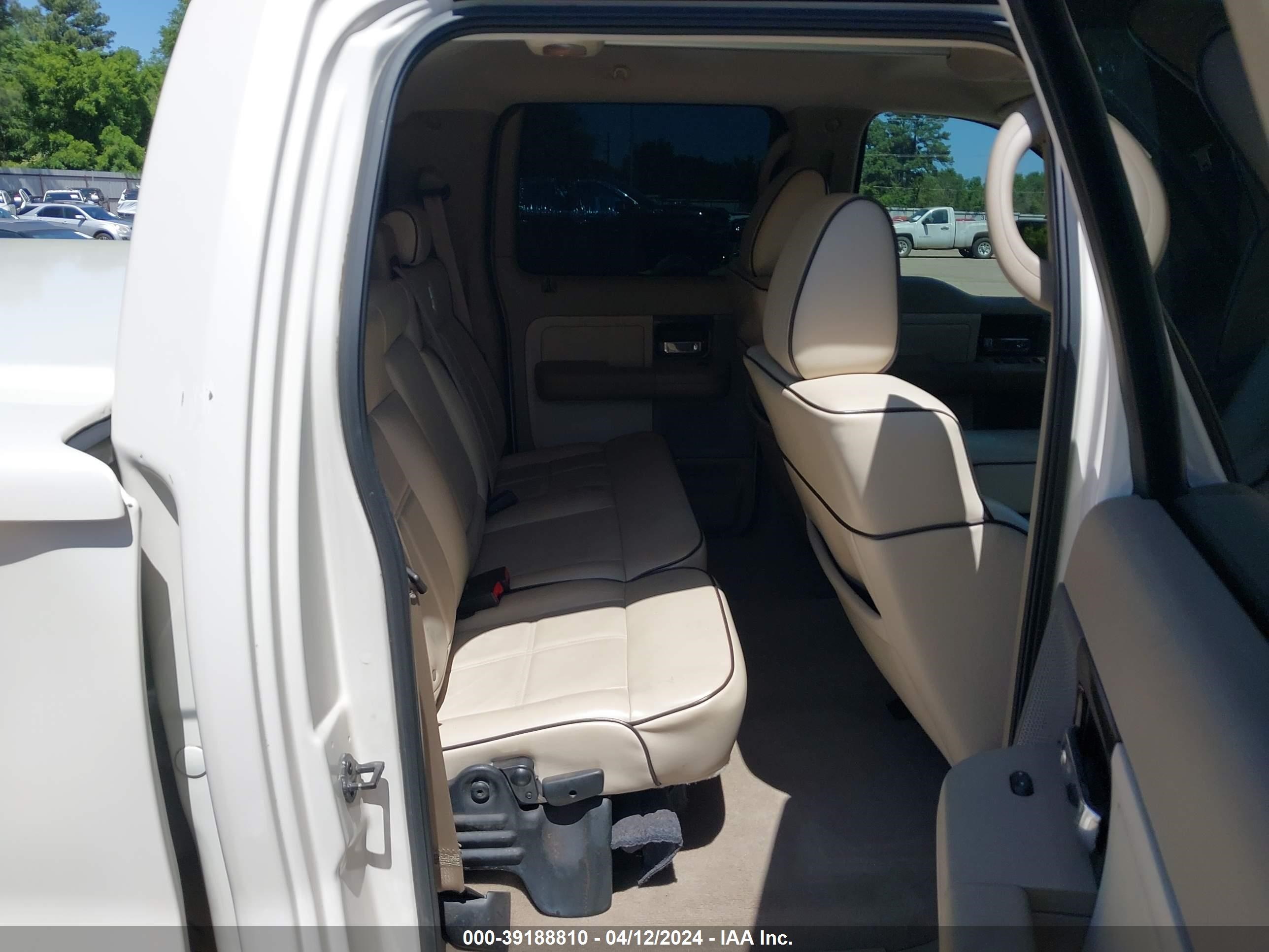 Photo 7 VIN: 5LTPW18557FJ09092 - LINCOLN MARK LT 